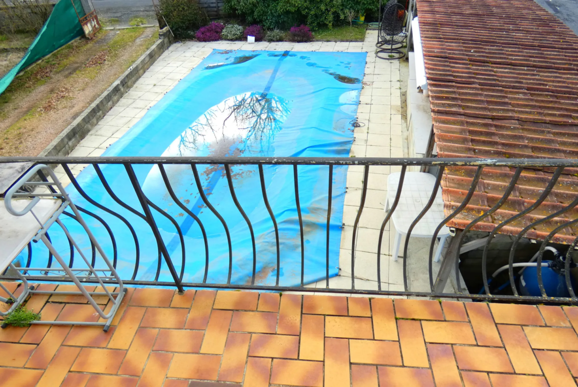 Belle maison 4 chambres avec piscine à Saint Paul des Landes proche commodités 