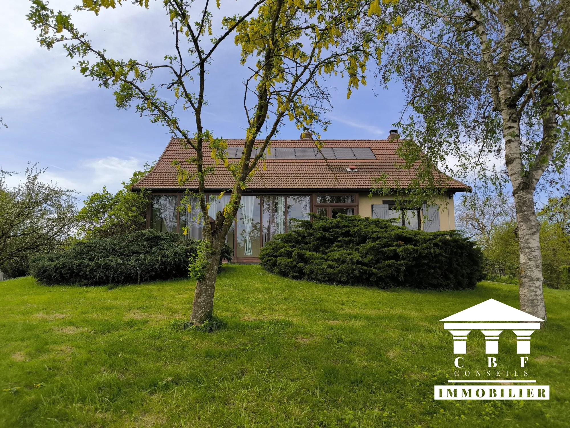 Maison à vendre à Lessard-en-Bresse avec grand jardin et logement indépendant