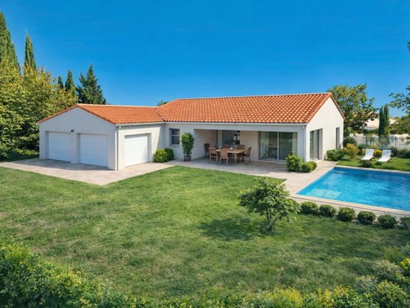 Beau terrain constructible à Laroque-des-Albères avec vue et garages
