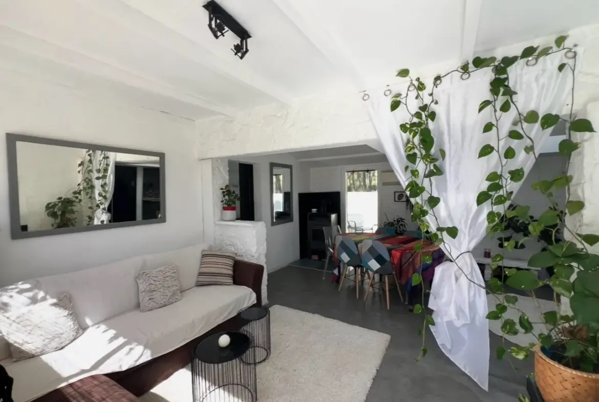 Maison T3/4 de 70 m² avec piscine dans résidence sécurisée au Castellet 