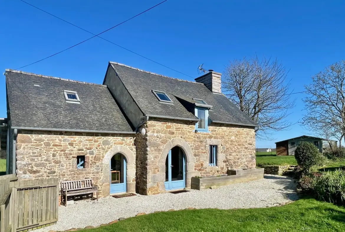 Charmante maison en pierre avec jardin en campagne Goudelinaise 
