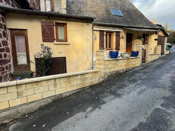 Charmante maison en pierre de 80 m² à Objat avec terrasse et garage