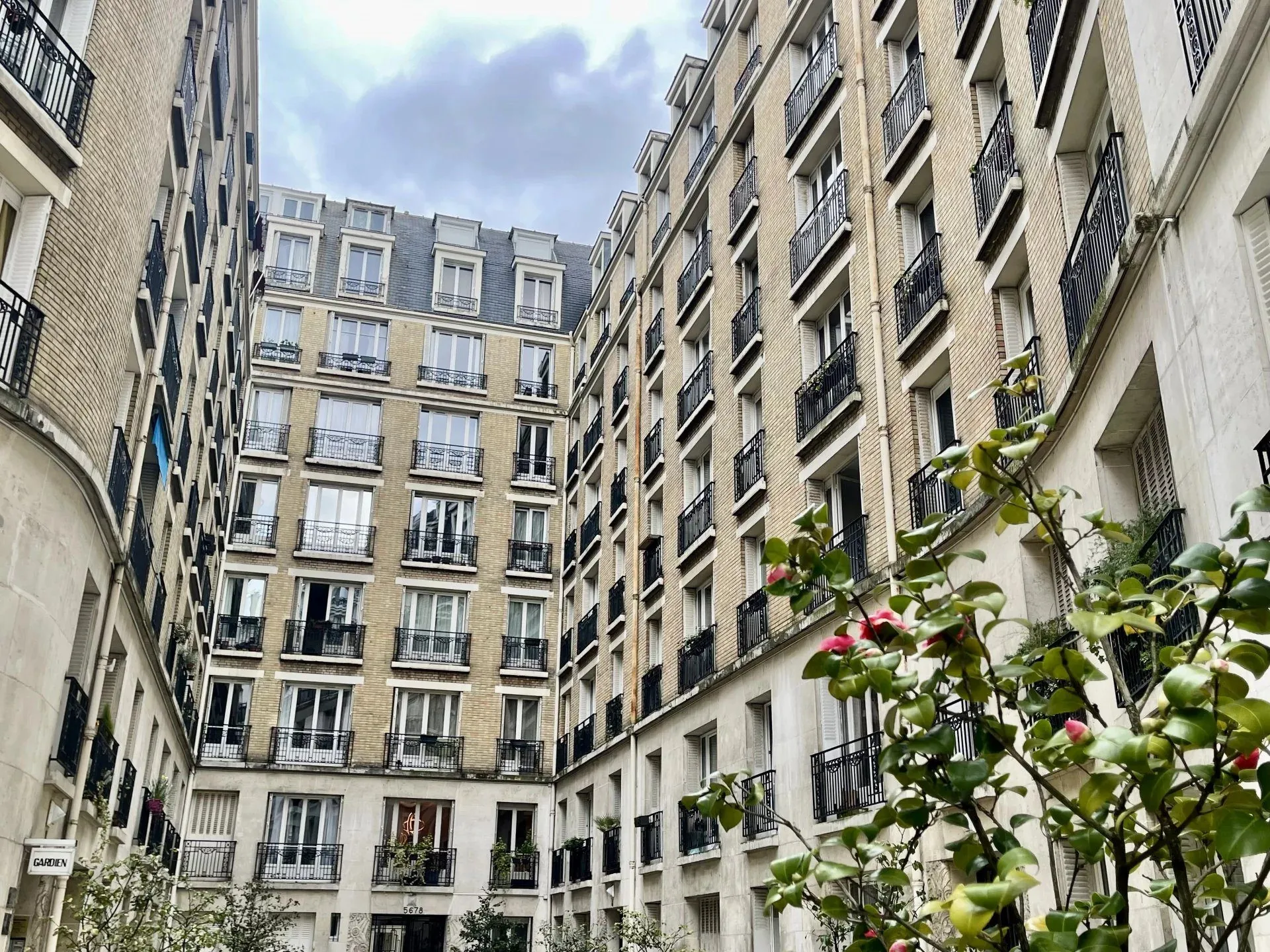 Studio lumineux de 15m² à Paris 16, secteur Porte d'Auteuil