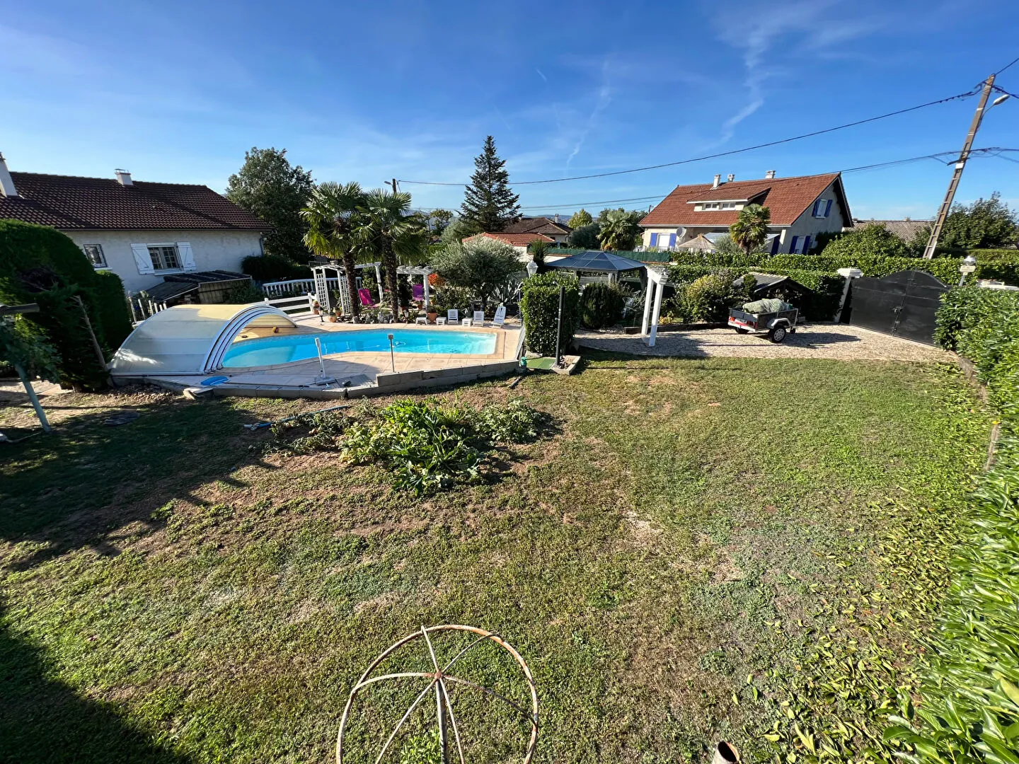 Terrain à vendre à Clonas-sur-Varèze - 515 m², clos, arboré et avec piscine
