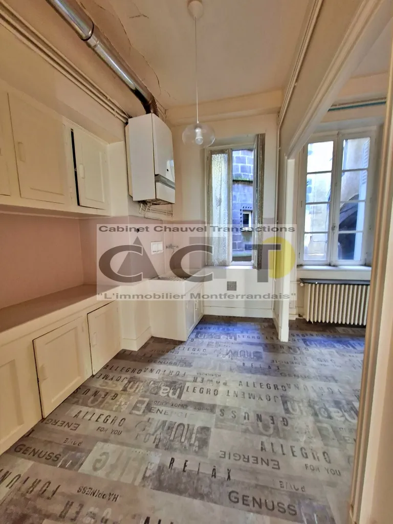 Appartement ancien à vendre à Clermont-Ferrand, 47 m², prix attractif 
