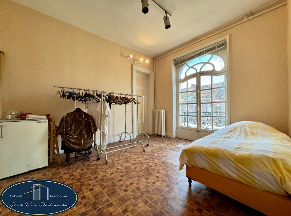 Maison de caractère à Raismes avec potentiel de rénovation et studio indépendant 