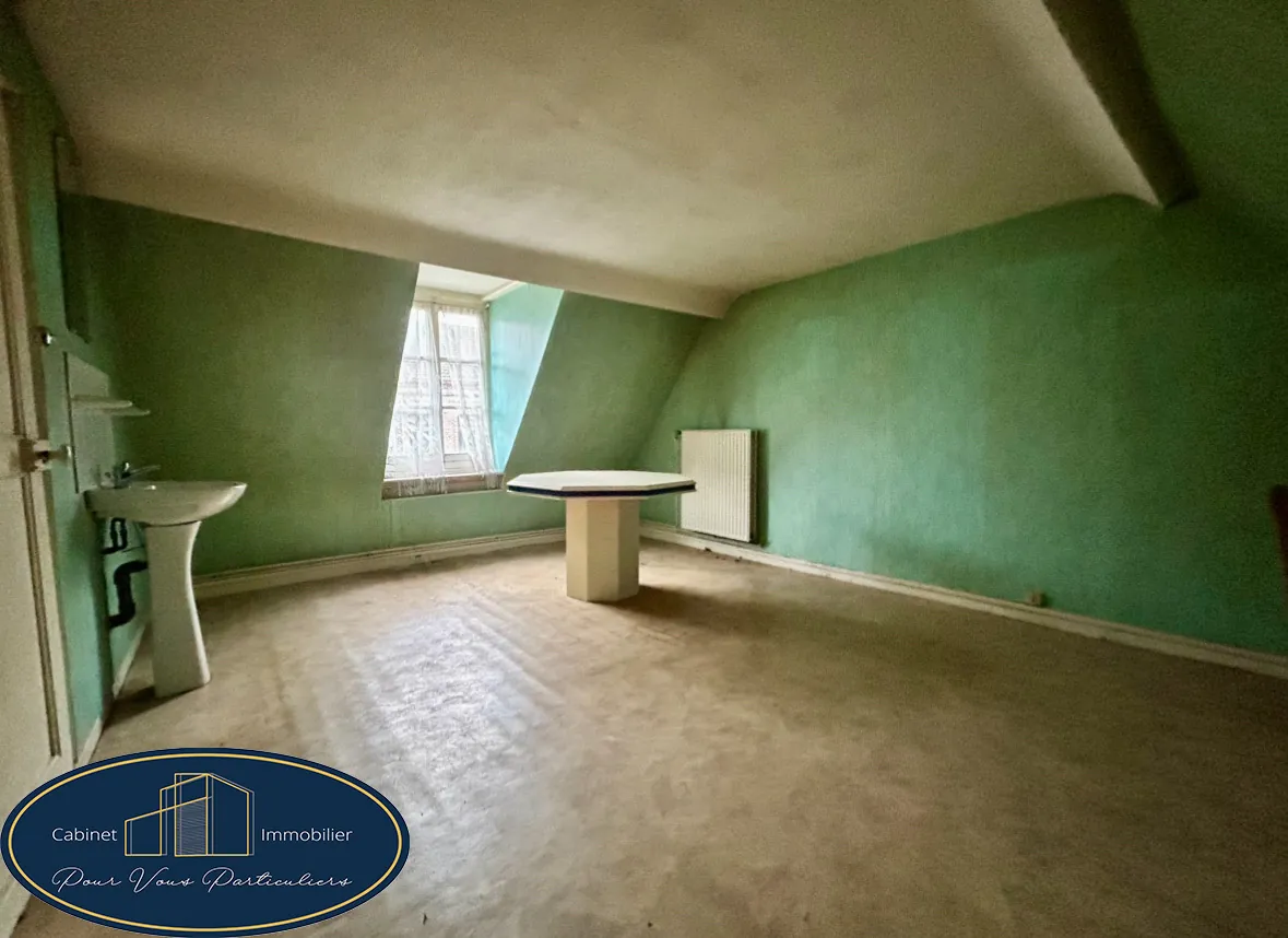 Maison de caractère à Raismes avec potentiel de rénovation et studio indépendant 