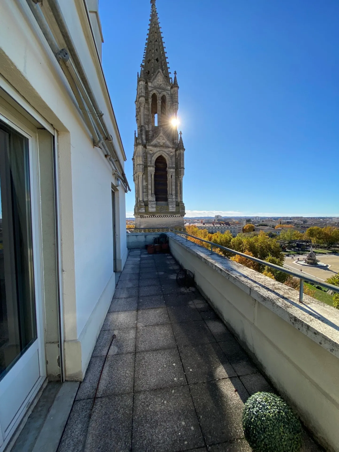 Grand appartement T2 avec vue imprenable à Nîmes 