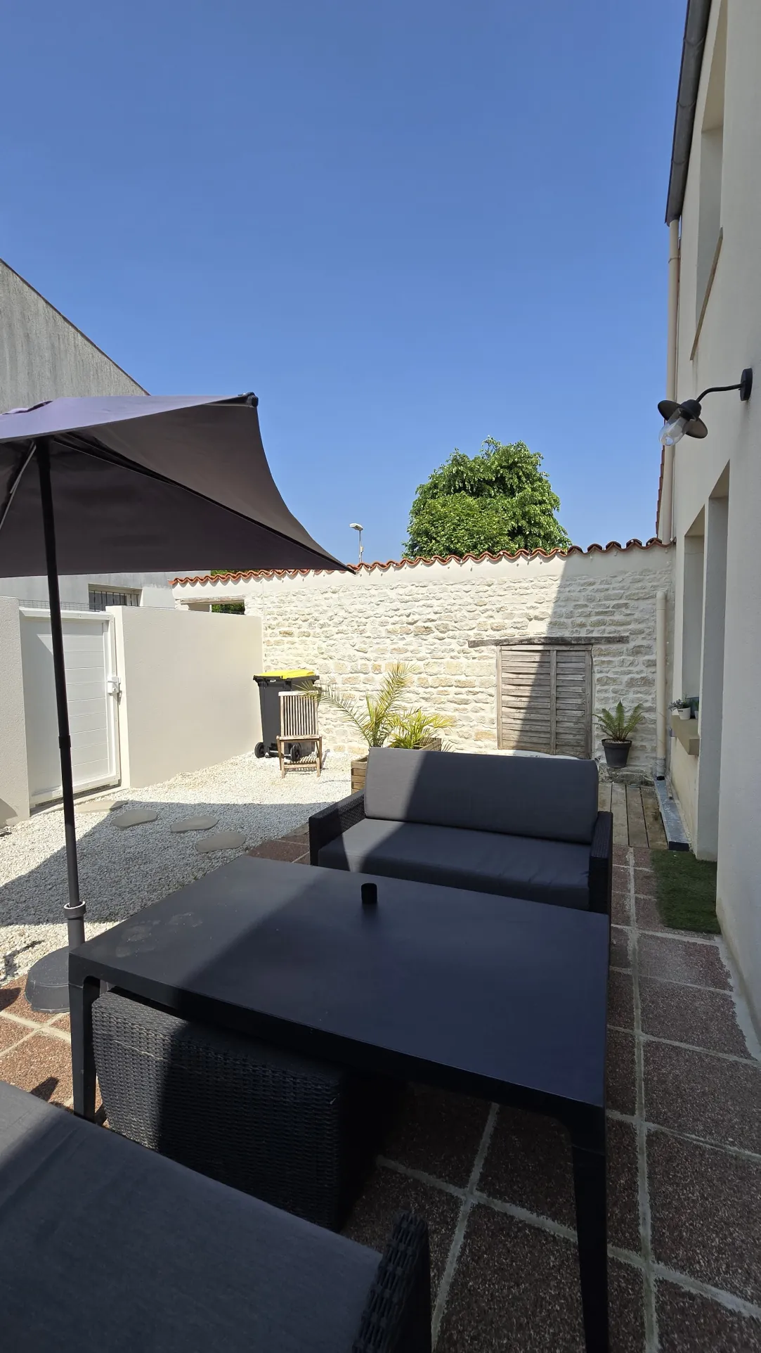 Maison rénovée avec jardin et terrasse à La Jarrie - Bois, 110 m² 