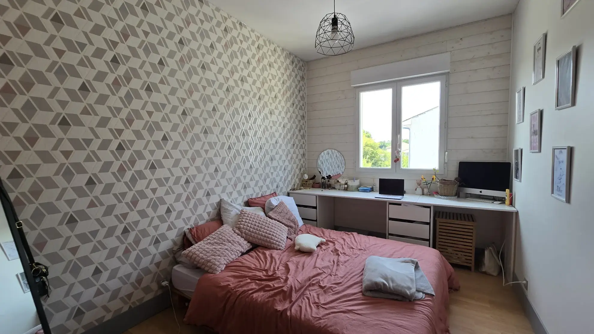 Maison rénovée avec jardin et terrasse à La Jarrie - Bois, 110 m² 