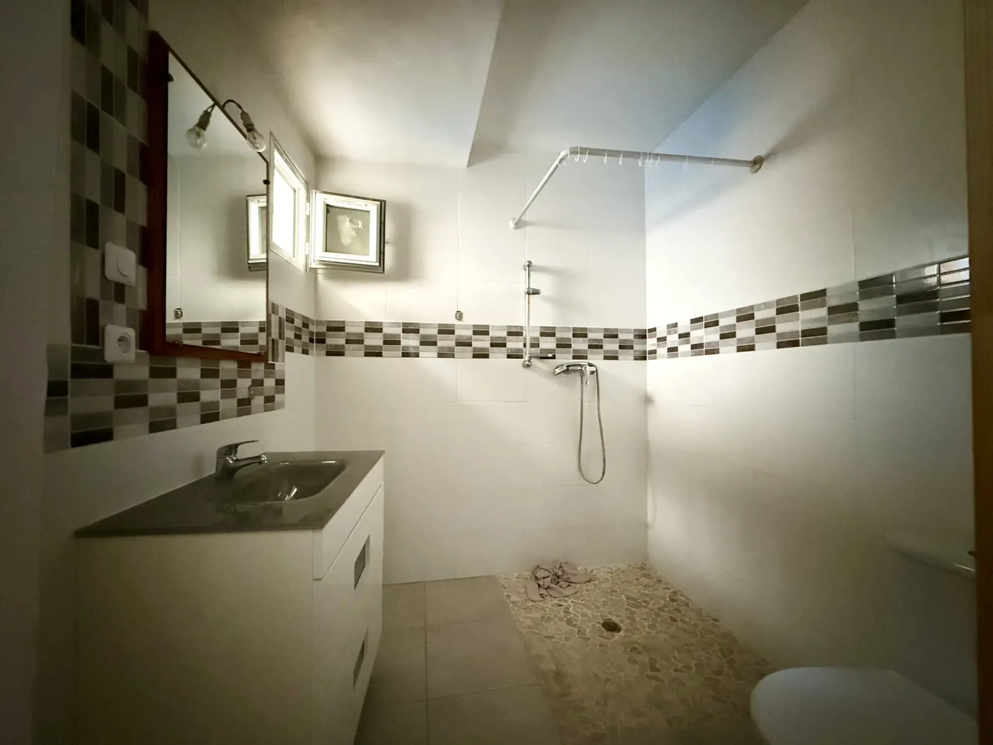 Maison de village à Beauvoisin de 110 m² avec 3 chambres et potentiel d'extension 