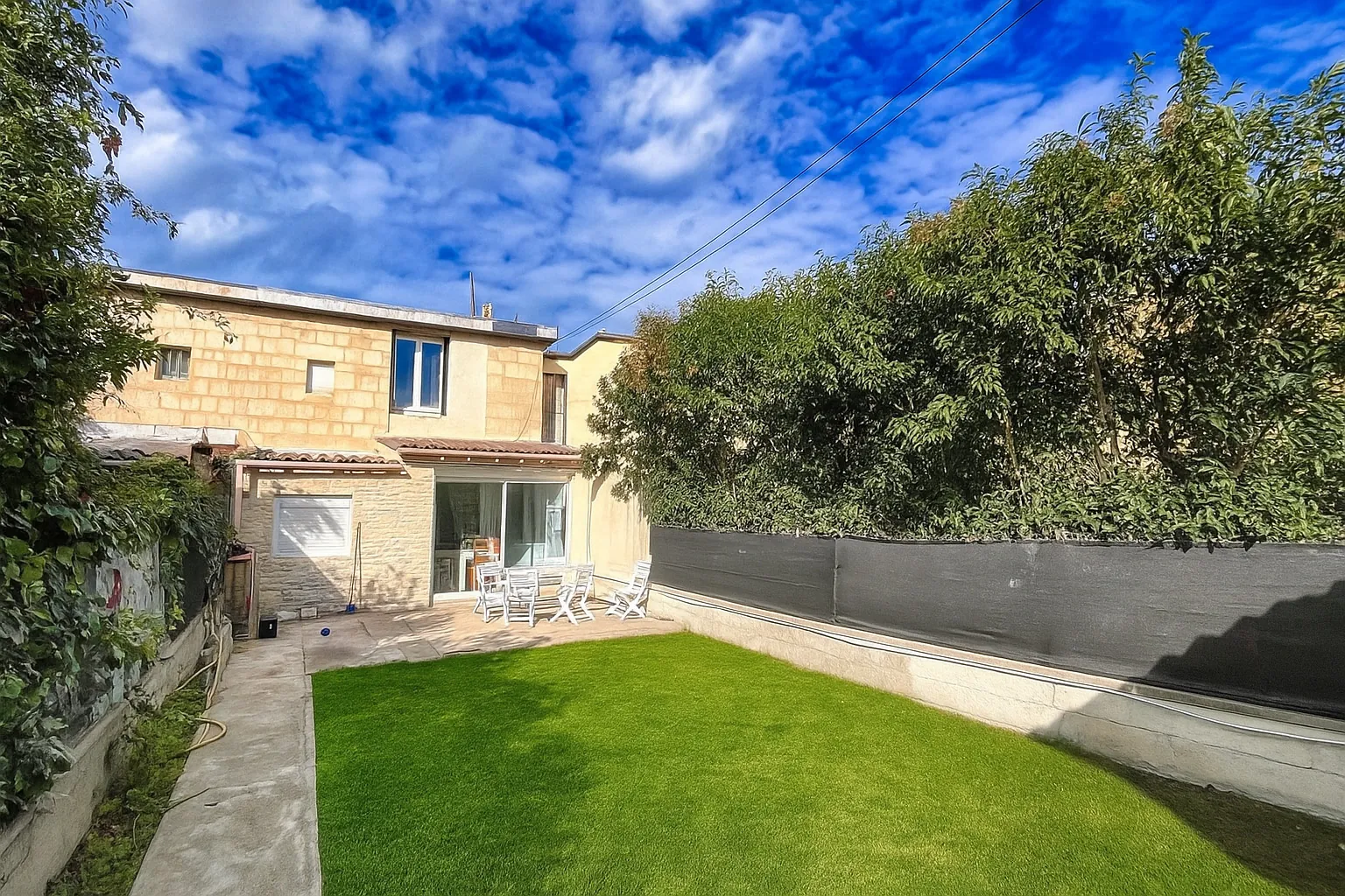 Maison à vendre à Avignon de 81 m² avec jardin, garage et parking