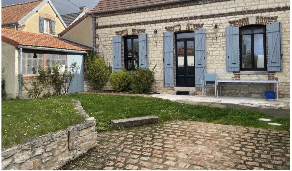 Maison de caractère à Sainte-Savine avec studio indépendant, jardin et garage – 132 m²