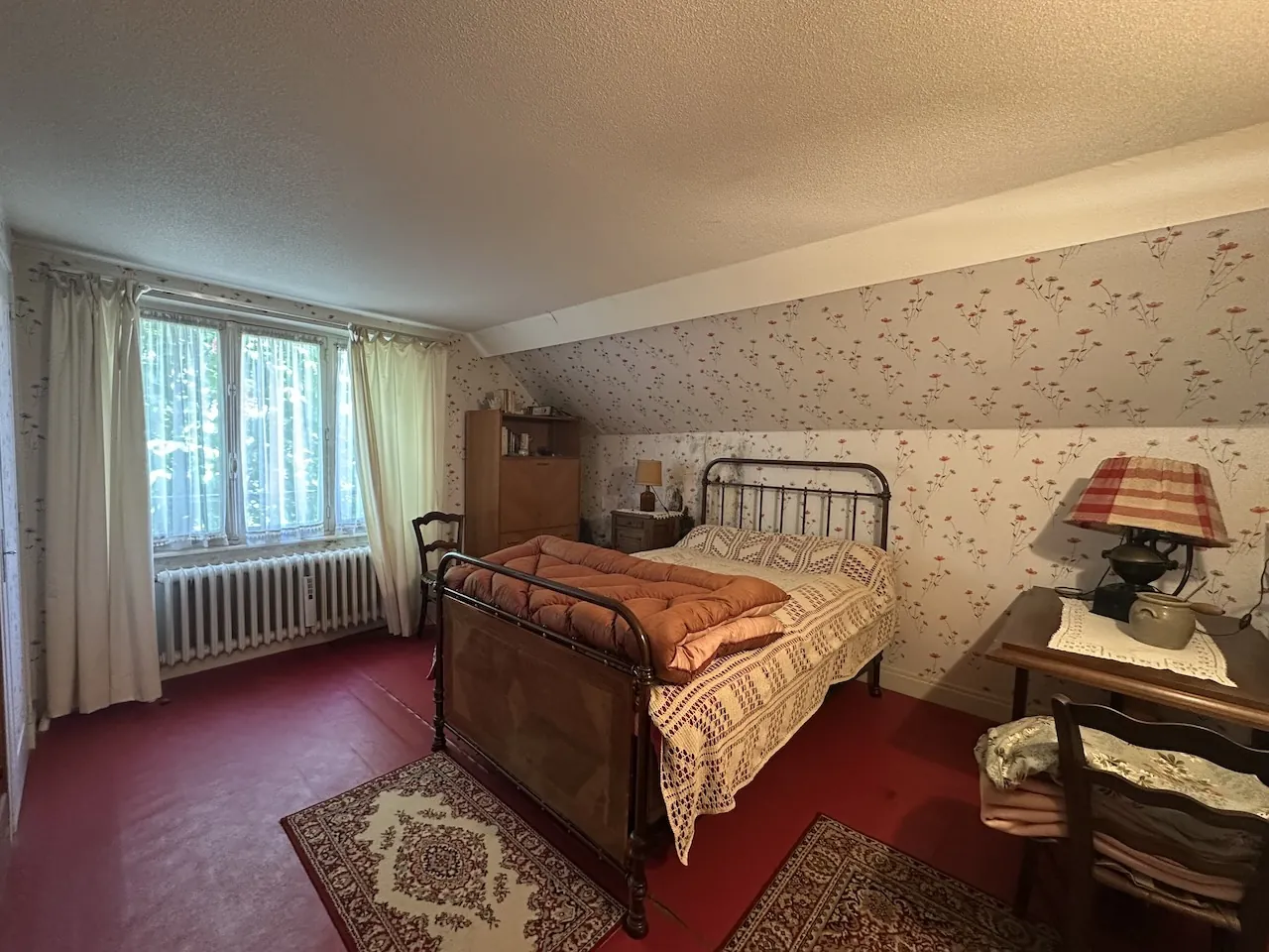 Grande maison à vendre à Chauffailles (71) avec dépendances et jardin clos 