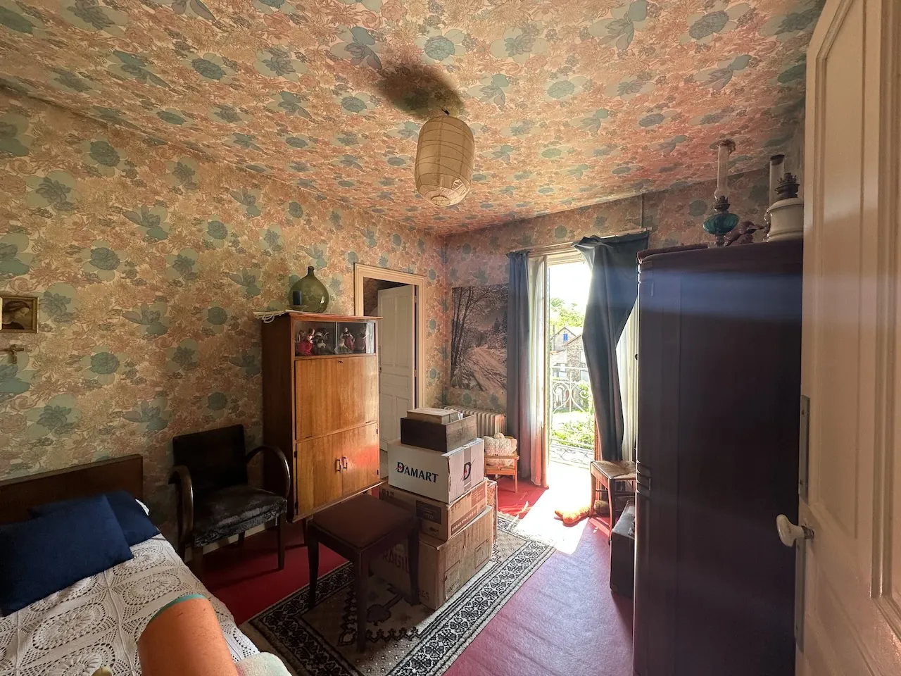 Grande maison à vendre à Chauffailles (71) avec dépendances et jardin clos 