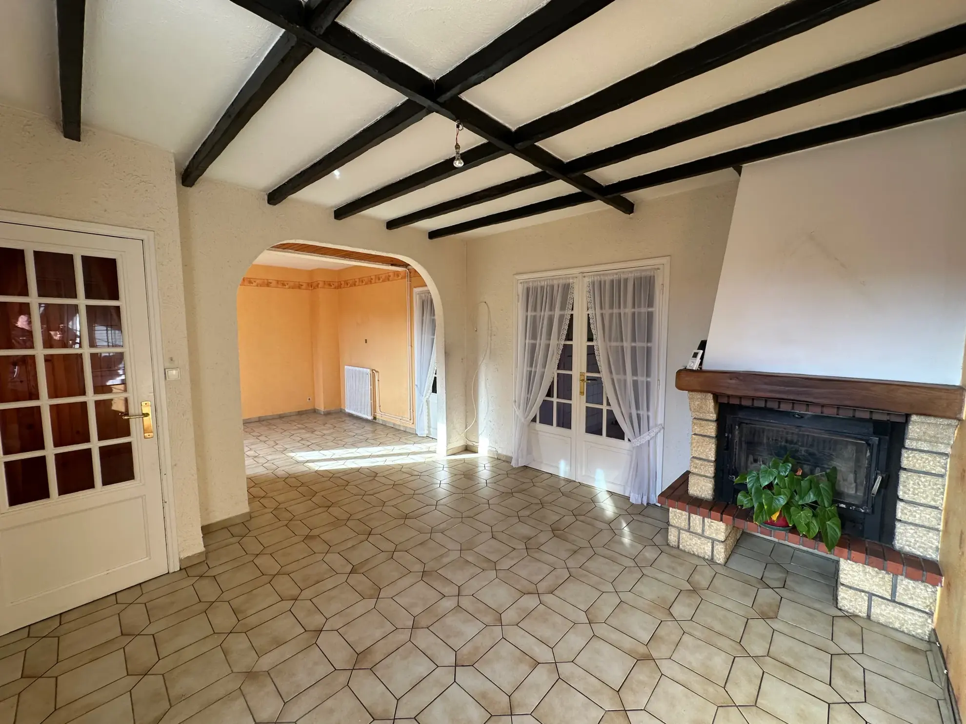 Maison semi-individuelle à Wallers avec jardin et garage - idéal famille