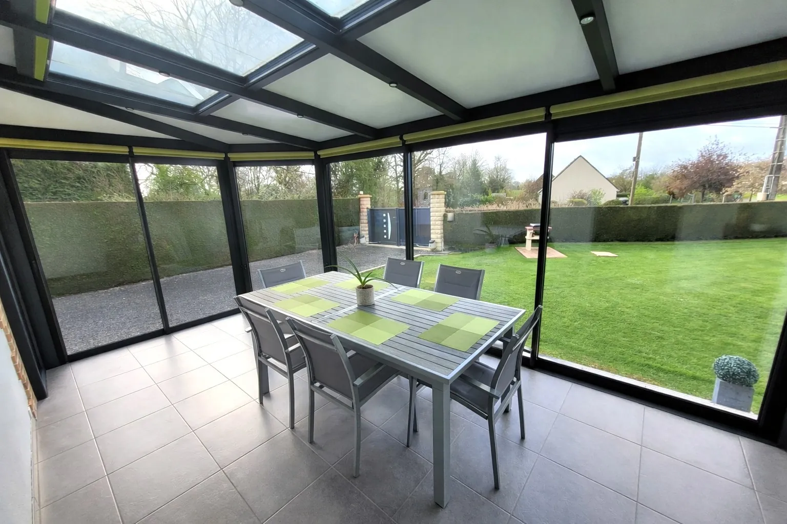 Maison plain-pied de 94m² avec garage et dépendance à Bourneville-Sainte-Croix 