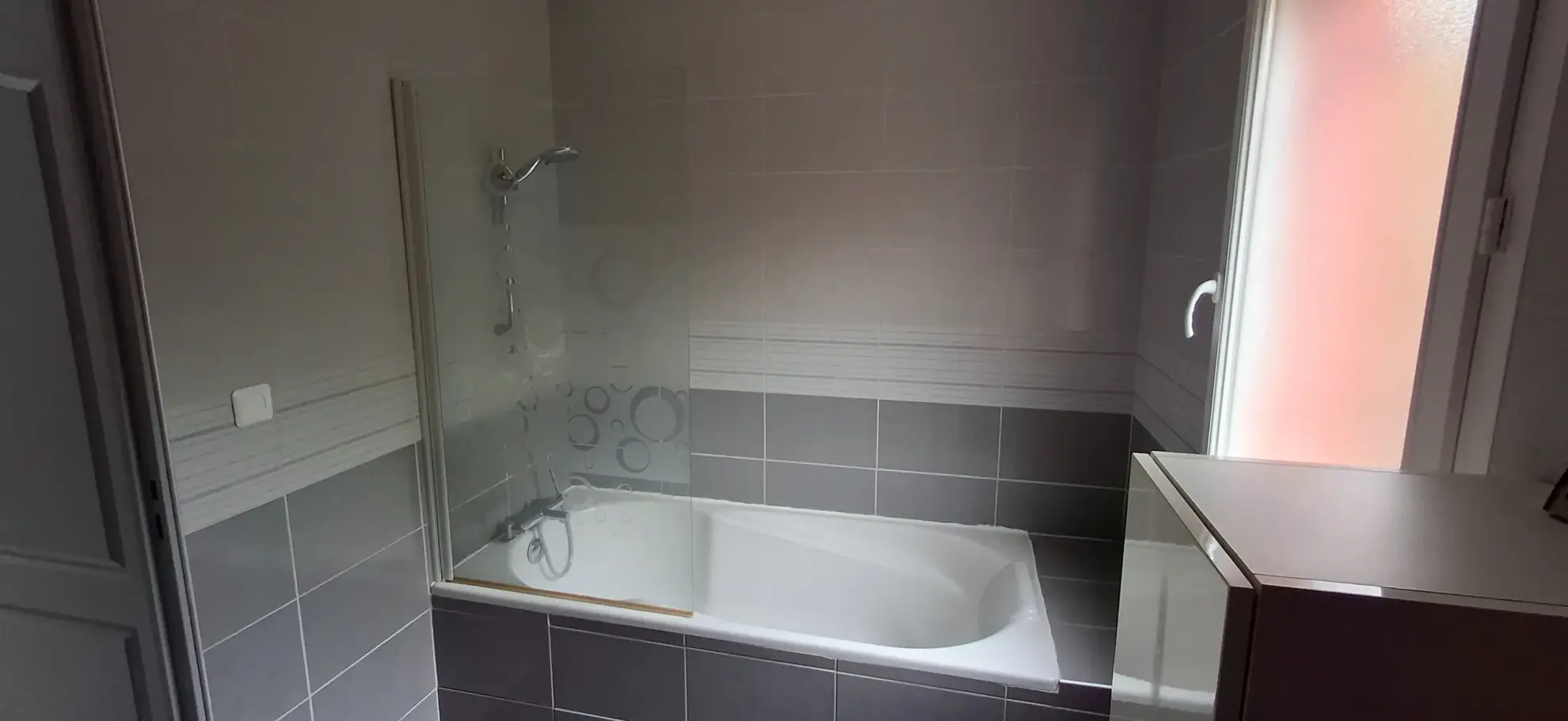 Magnifique pavillon de 110 m² à Guerchy avec terrasse et espaces lumineux 