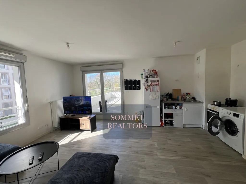 Appartement familial avec terrasse et parking à Neuilly-sur-Marne 