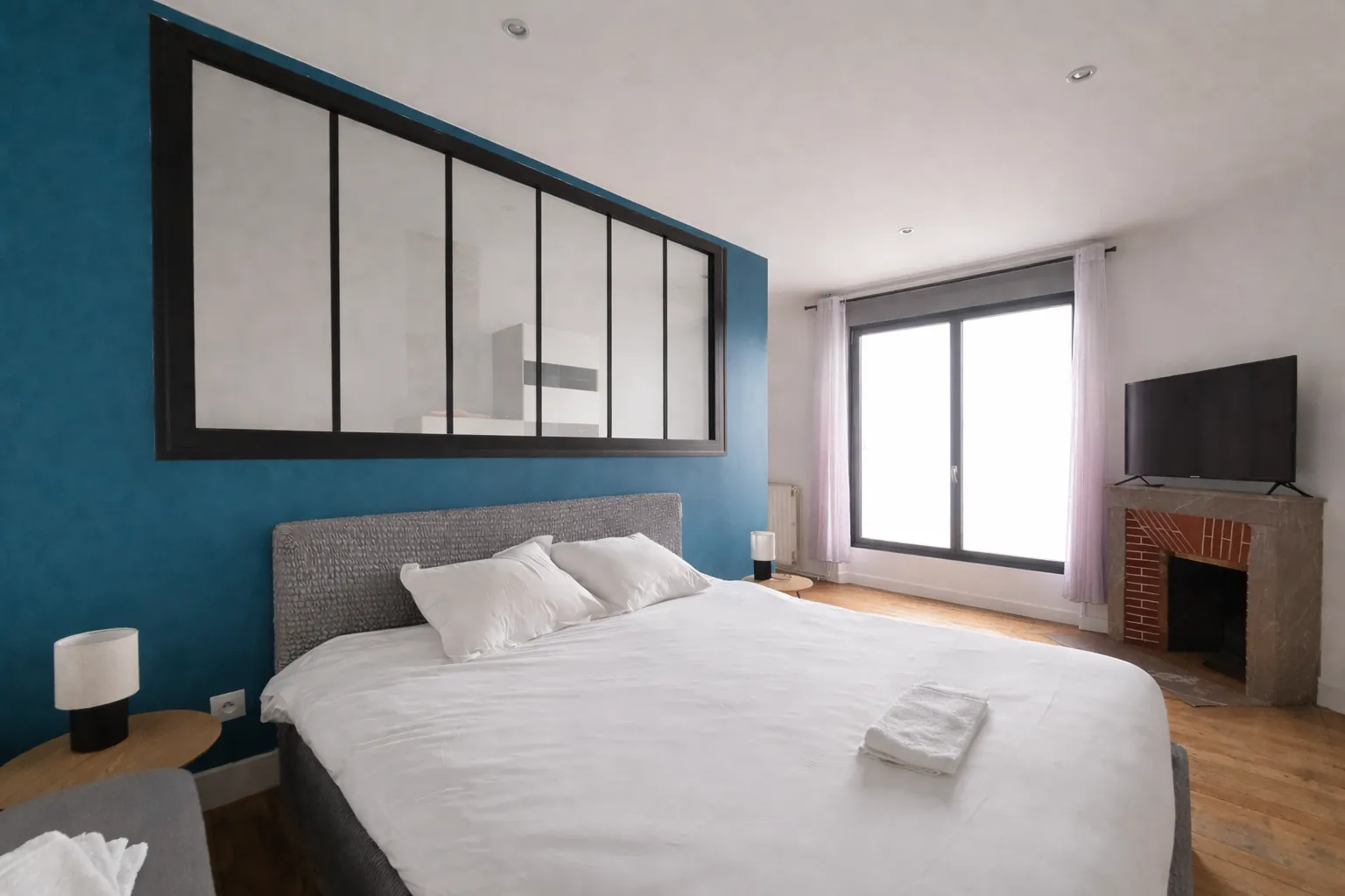 Maison de ville rénovée avec 4 chambres, jardin, proche gare et commerces au Mans 