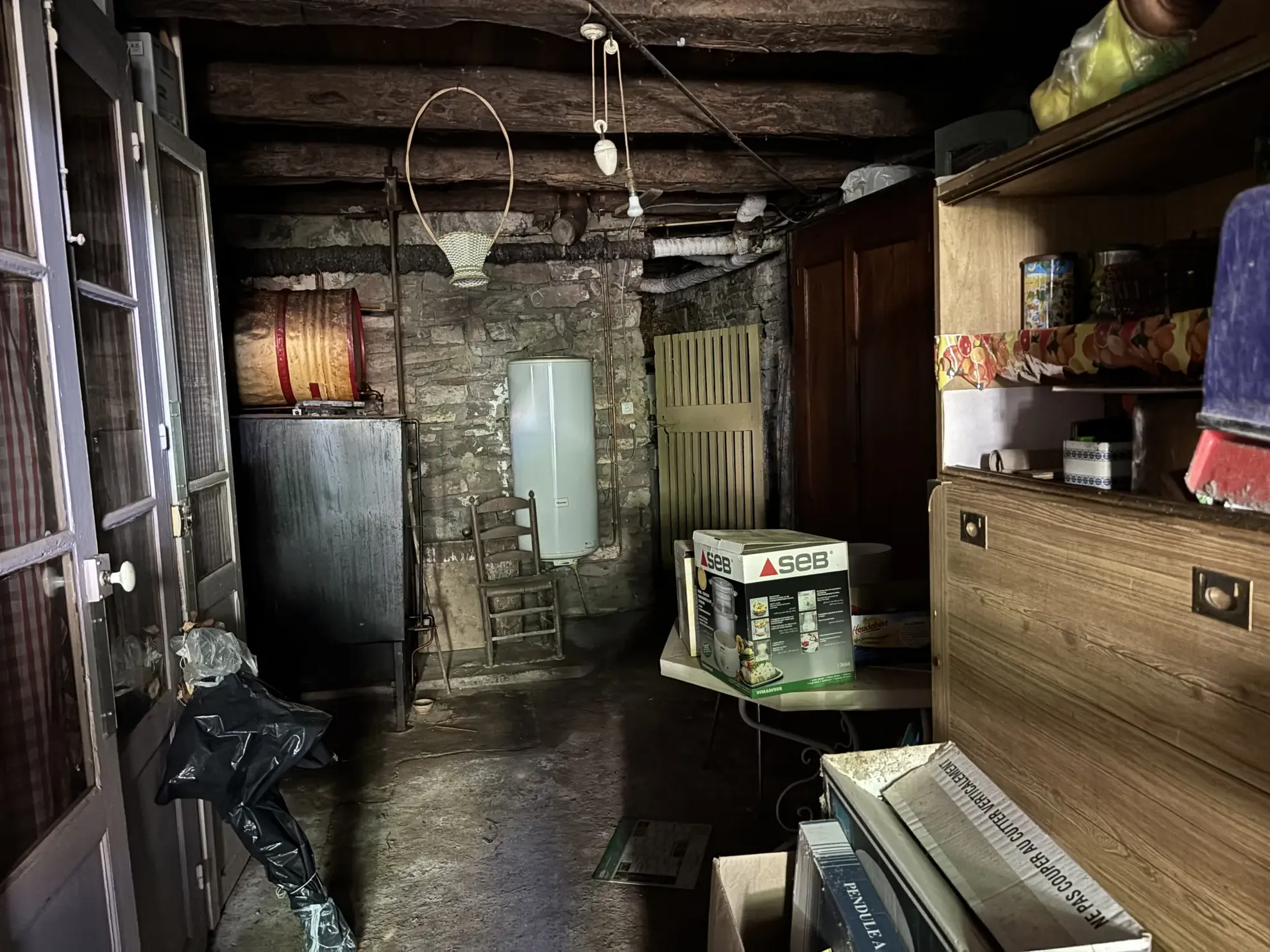 Maison en pierre à vendre à Saint Izaire, 152 m² avec terrasse et potentiel d'aménagement 