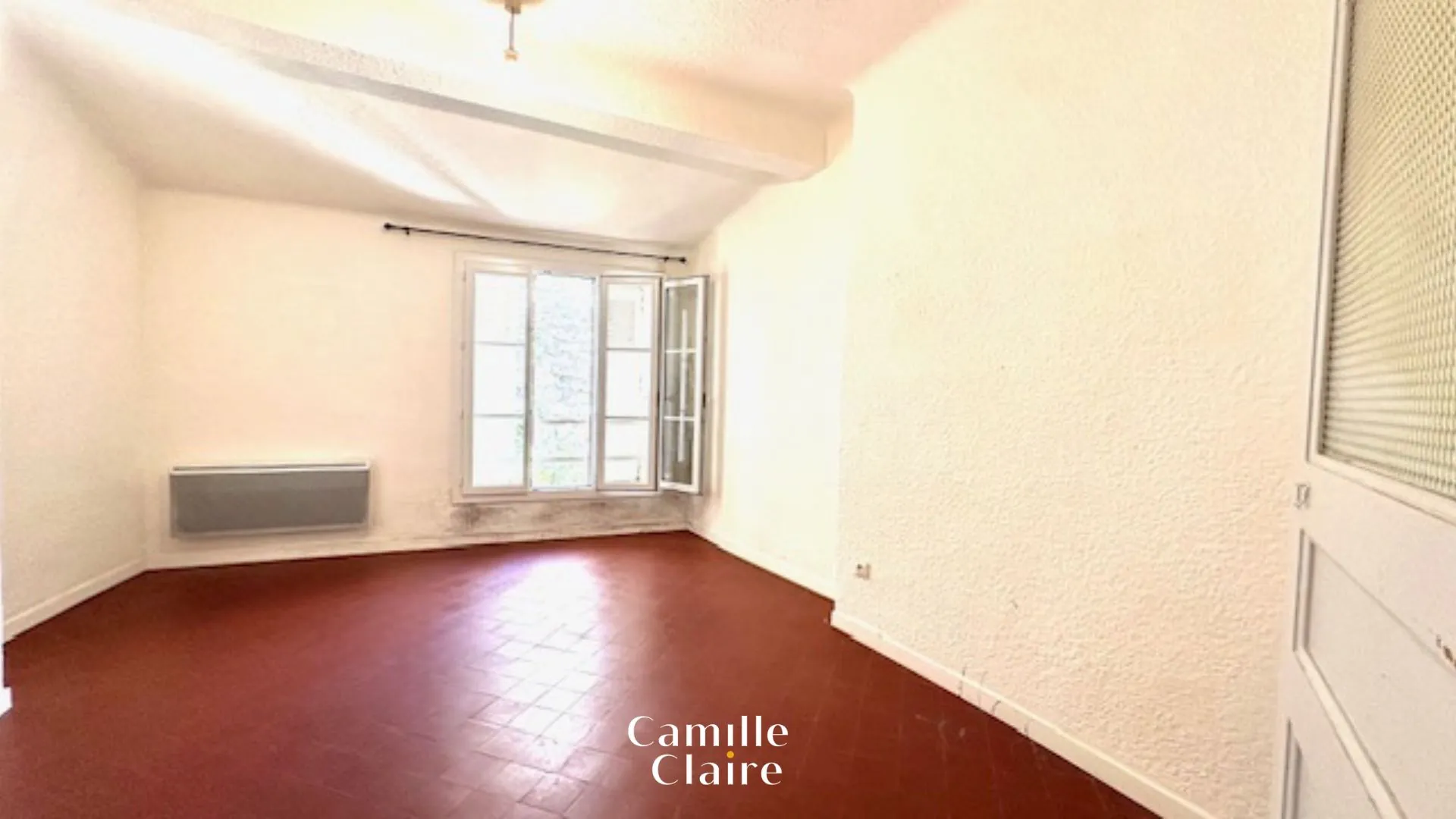 Charmante maison de village à Peynier avec cave et combles aménageables 