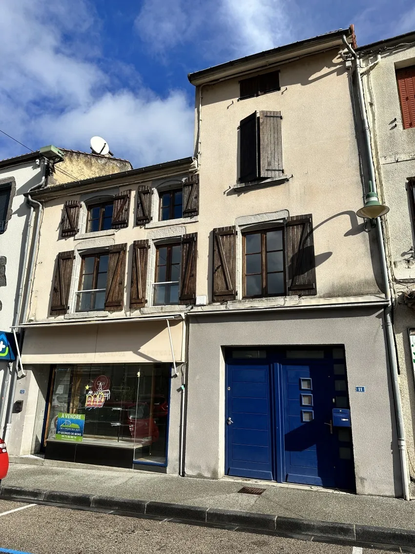 Immeuble de rapport à Pontaumur avec local commercial et duplex lumineux