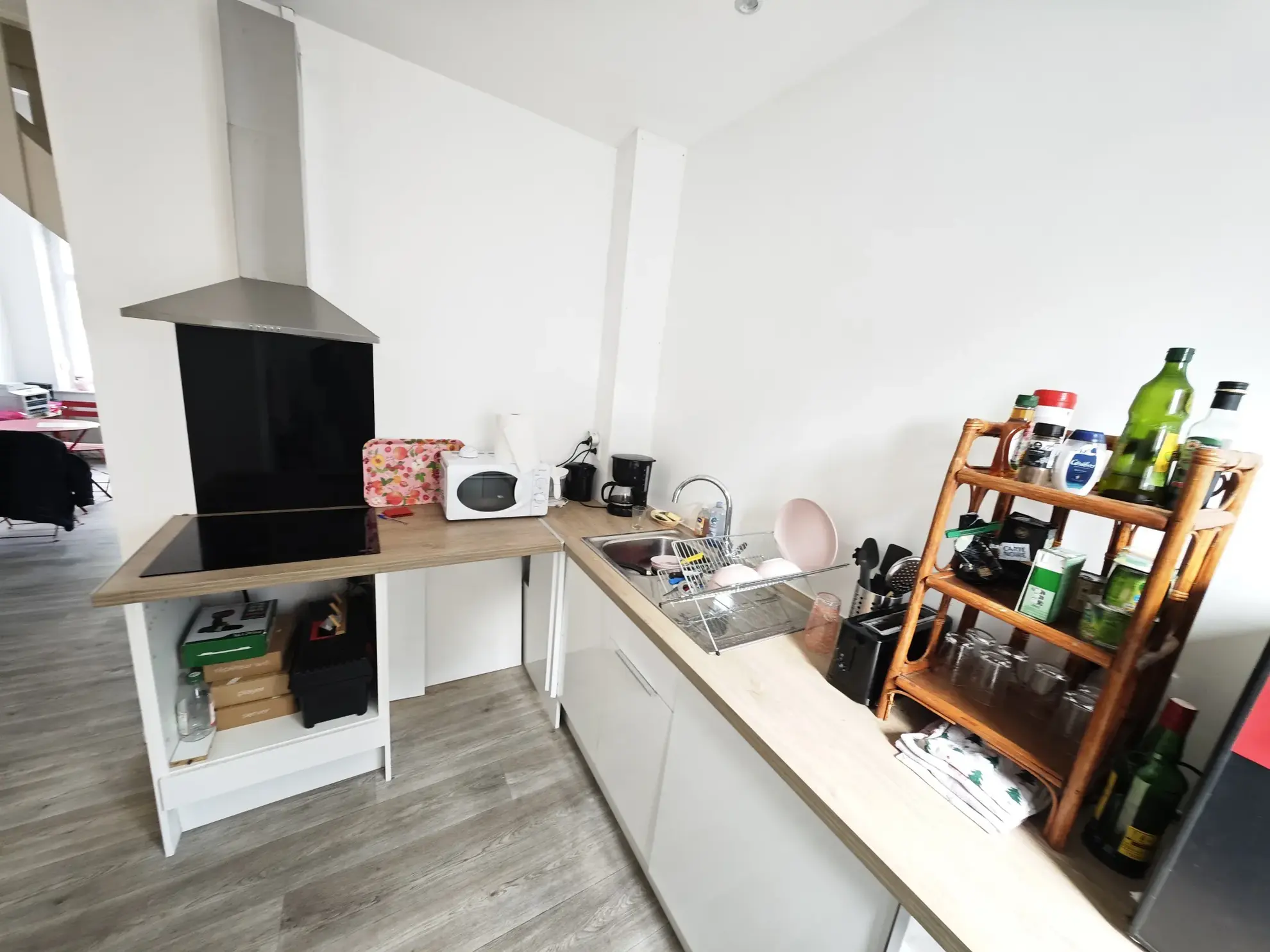 Fonds de commerce avec logement à Croix - Opportunité à saisir dans un secteur dynamique 