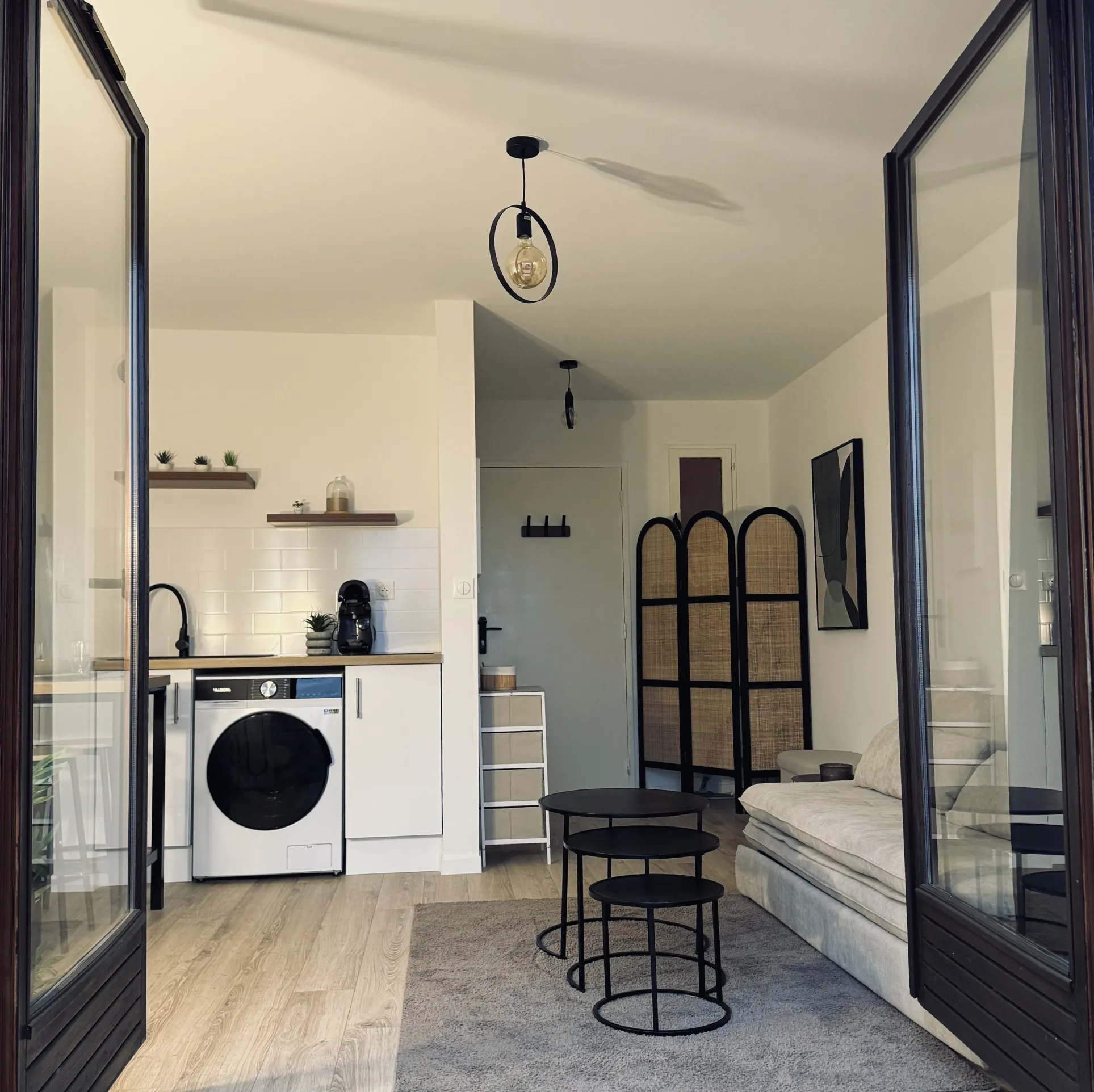 Studio rénové avec balcon, piscine et sécurité à Sanary-sur-Mer 