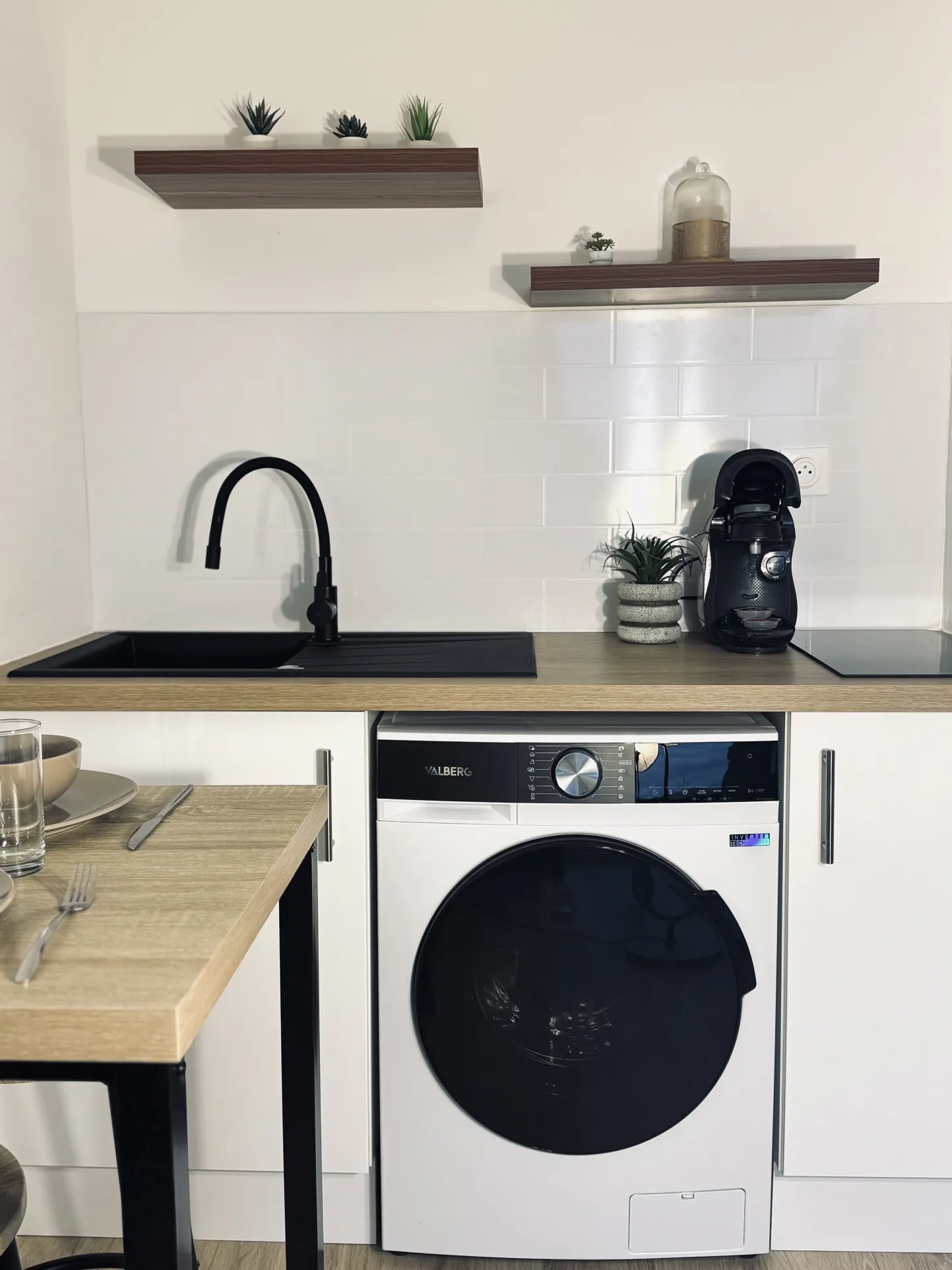 Studio rénové avec balcon, piscine et sécurité à Sanary-sur-Mer 