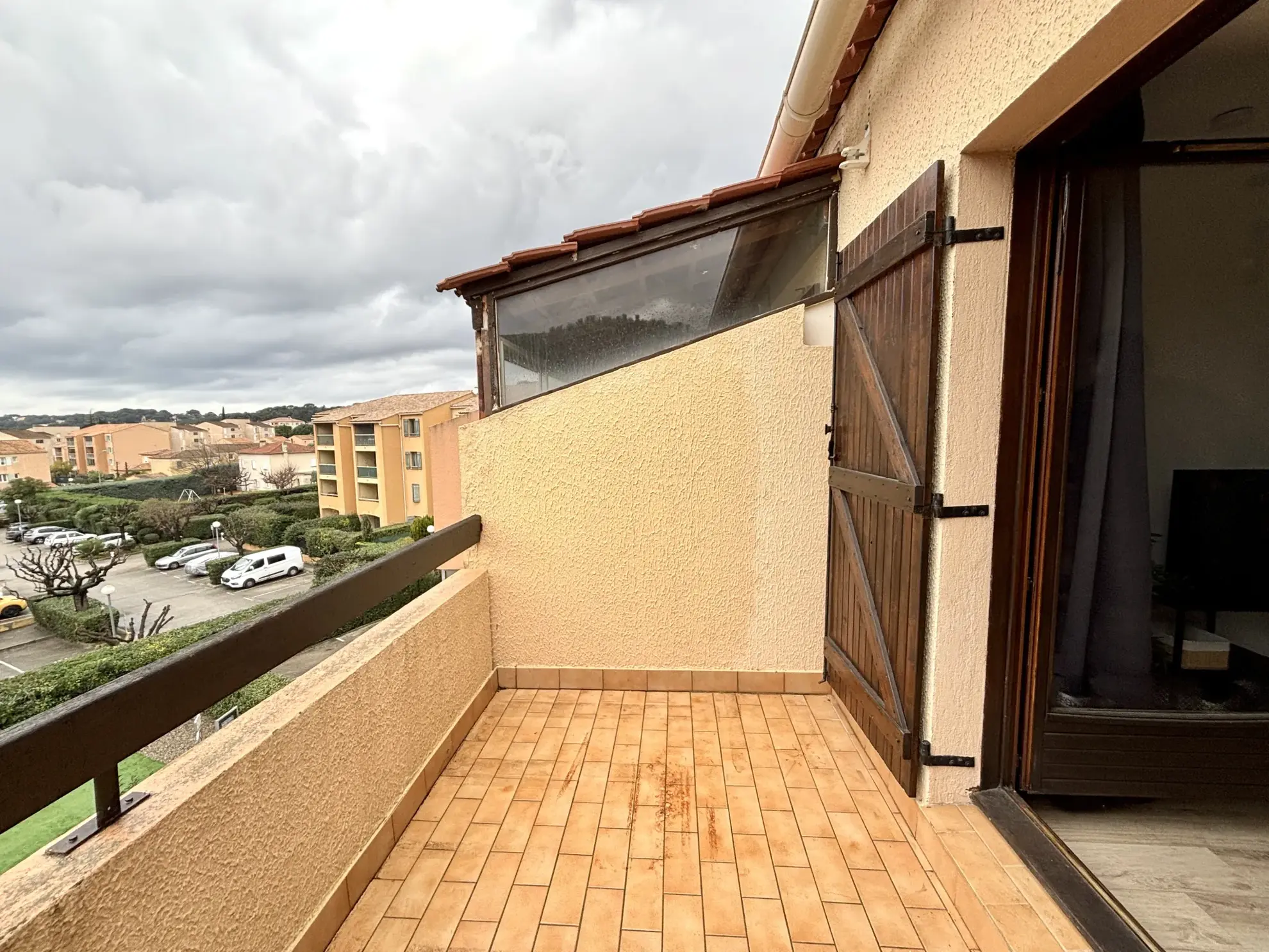 Studio rénové avec balcon, piscine et sécurité à Sanary-sur-Mer 