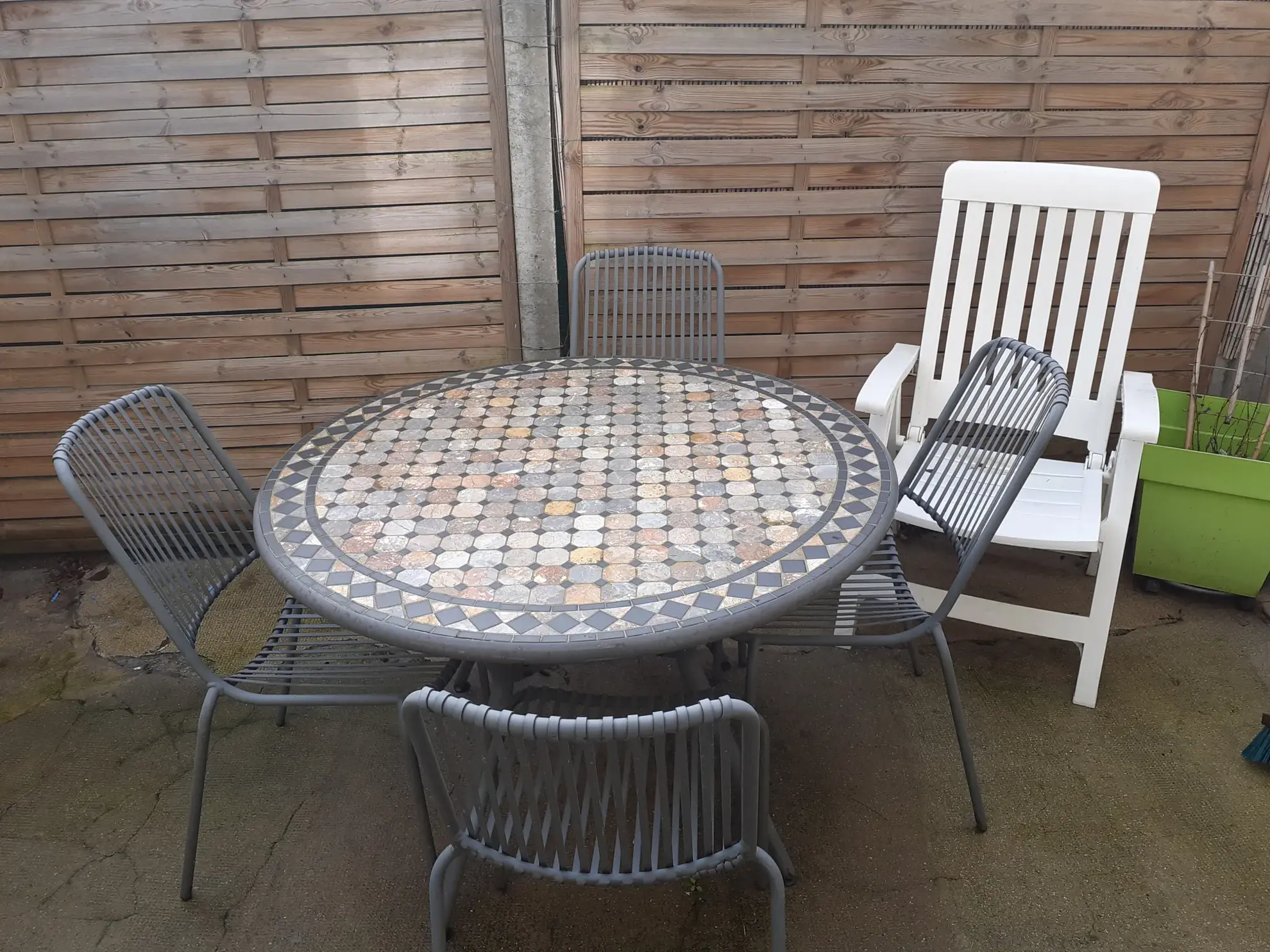 Immeuble de rapport à Corbie avec 4 logements générant 22 080 € par an 