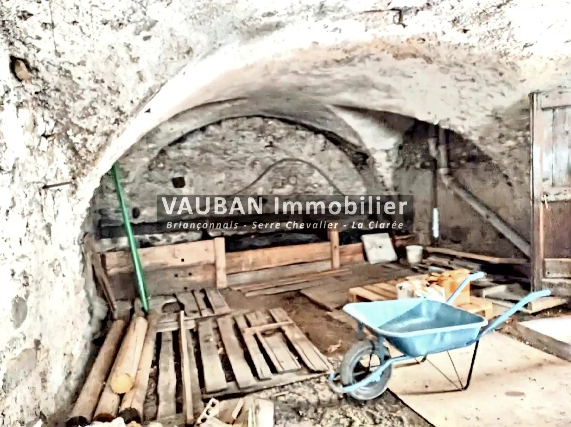 Maison de pays à rénover dans la Vallée de la Clarée – Proche Briançon 