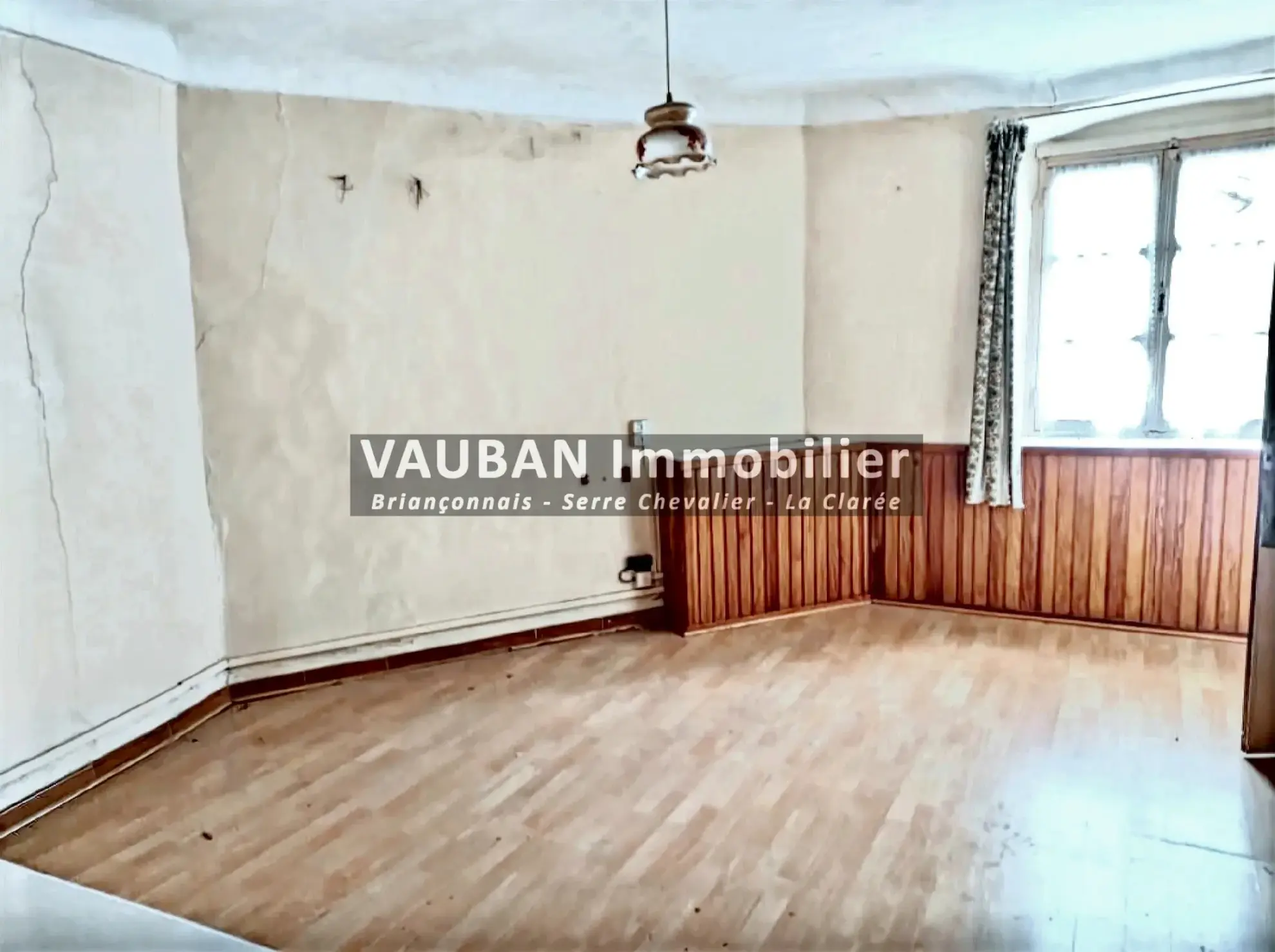 Maison de pays à rénover dans la Vallée de la Clarée – Proche Briançon 