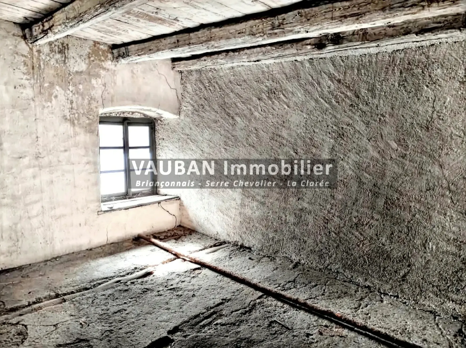 Maison de pays à rénover dans la Vallée de la Clarée – Proche Briançon 