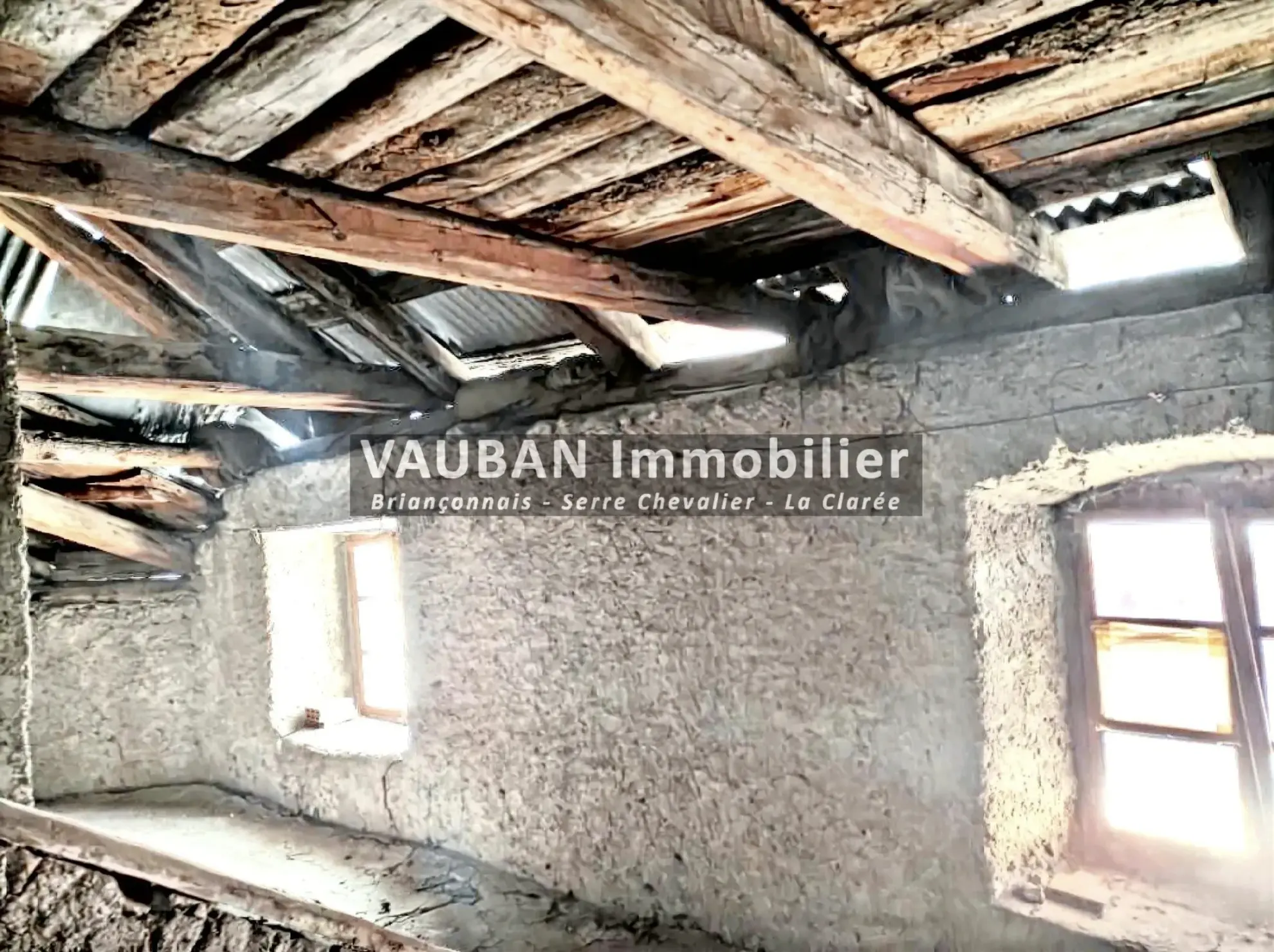 Maison de pays à rénover dans la Vallée de la Clarée – Proche Briançon 