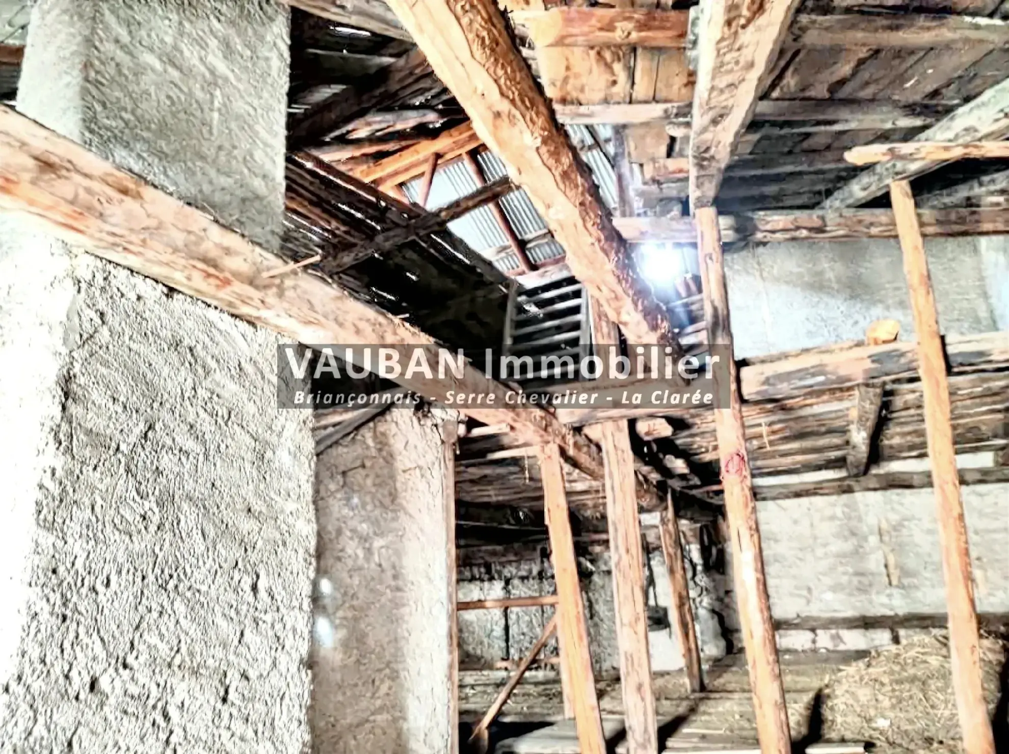 Maison de pays à rénover dans la Vallée de la Clarée – Proche Briançon 