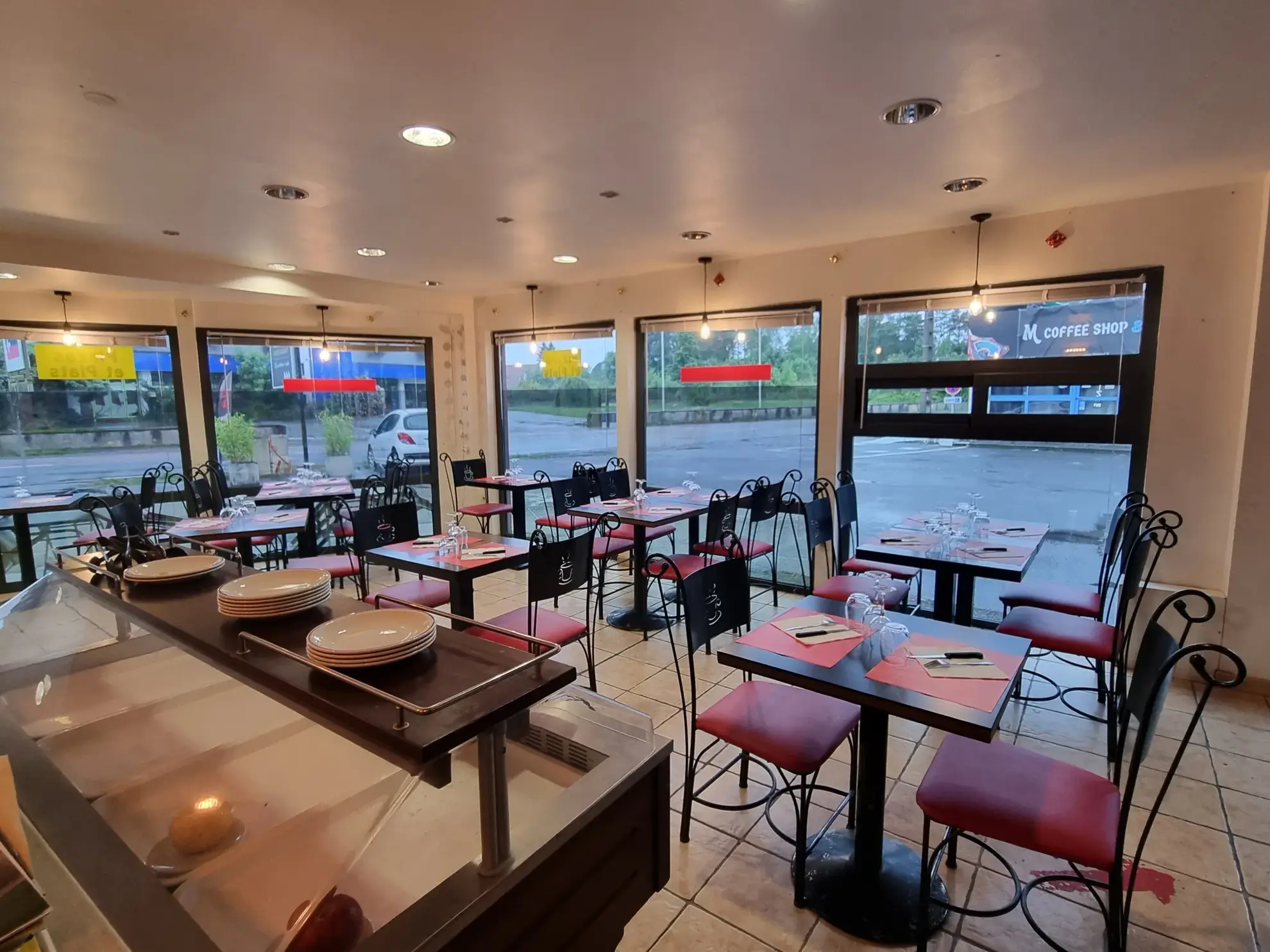 Fonds de commerce restauration avec distributeur automatique de pizzas à Odos 