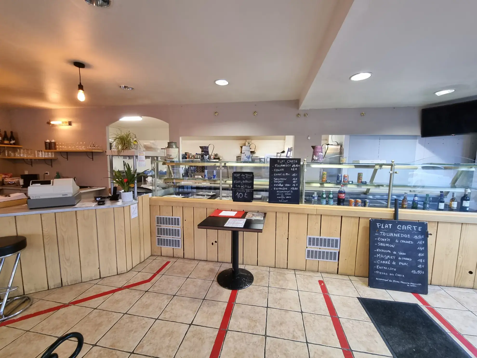 Fonds de commerce restauration avec distributeur automatique de pizzas à Odos 