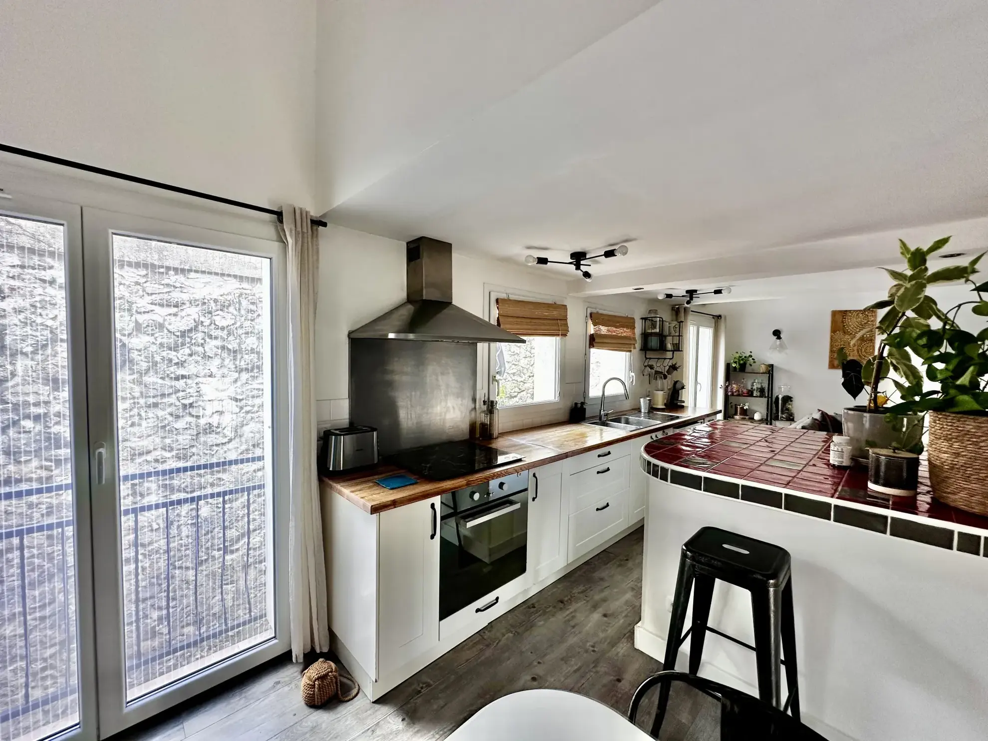 Charmante maison de village à Mireval avec terrasse et parking 