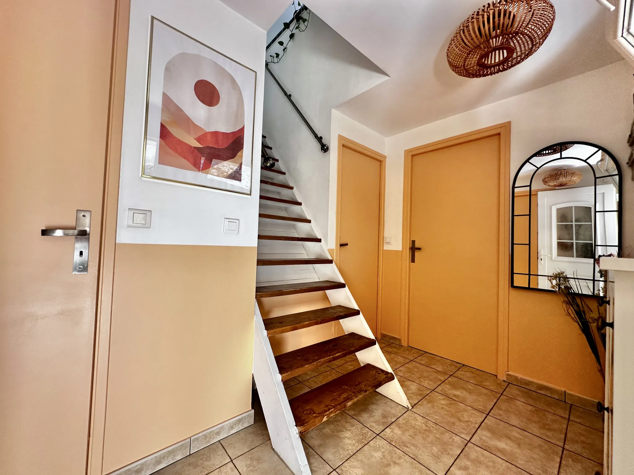 Charmante maison de village à Mireval avec terrasse et parking 