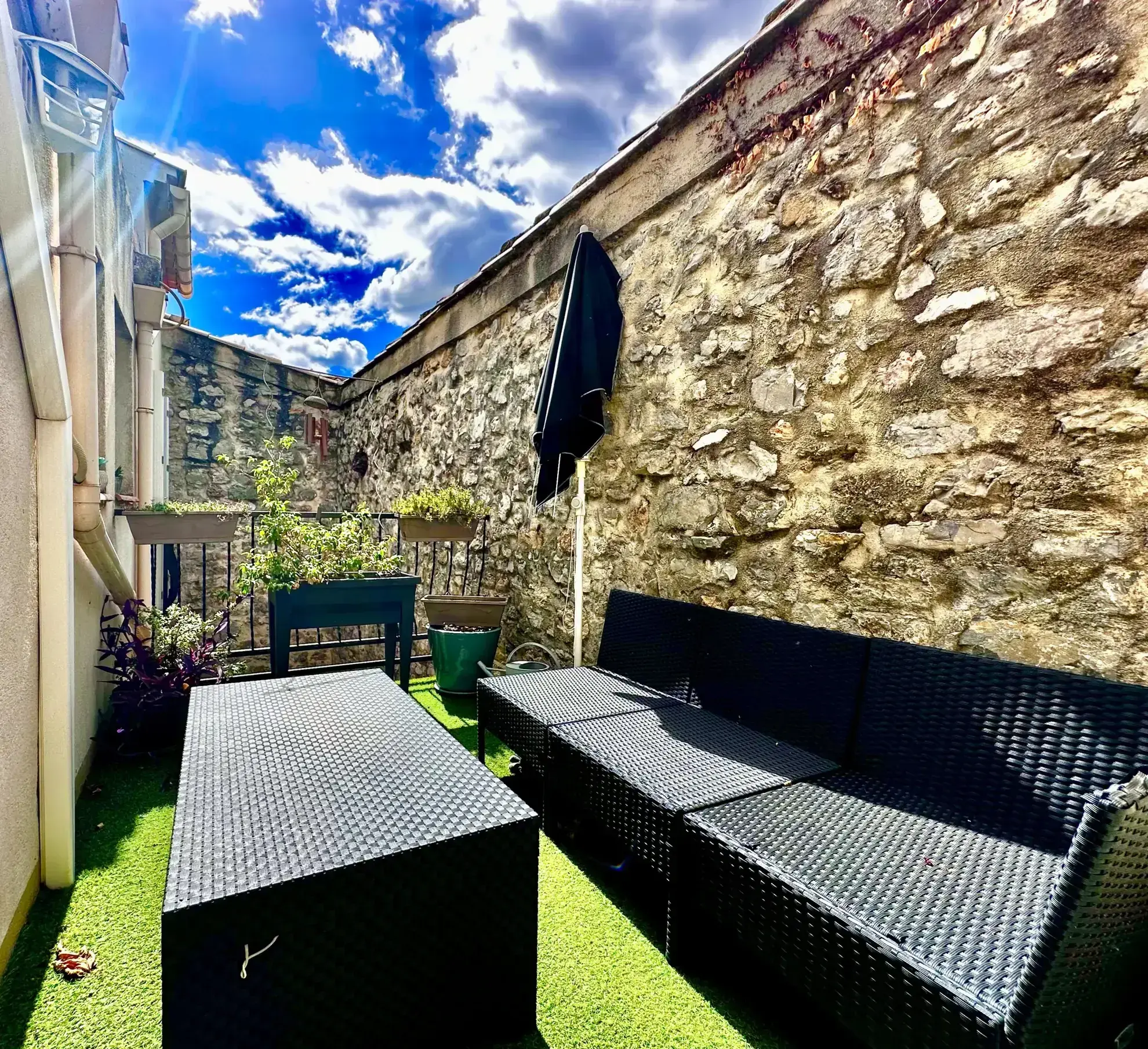 Charmante maison de village à Mireval avec terrasse et parking 