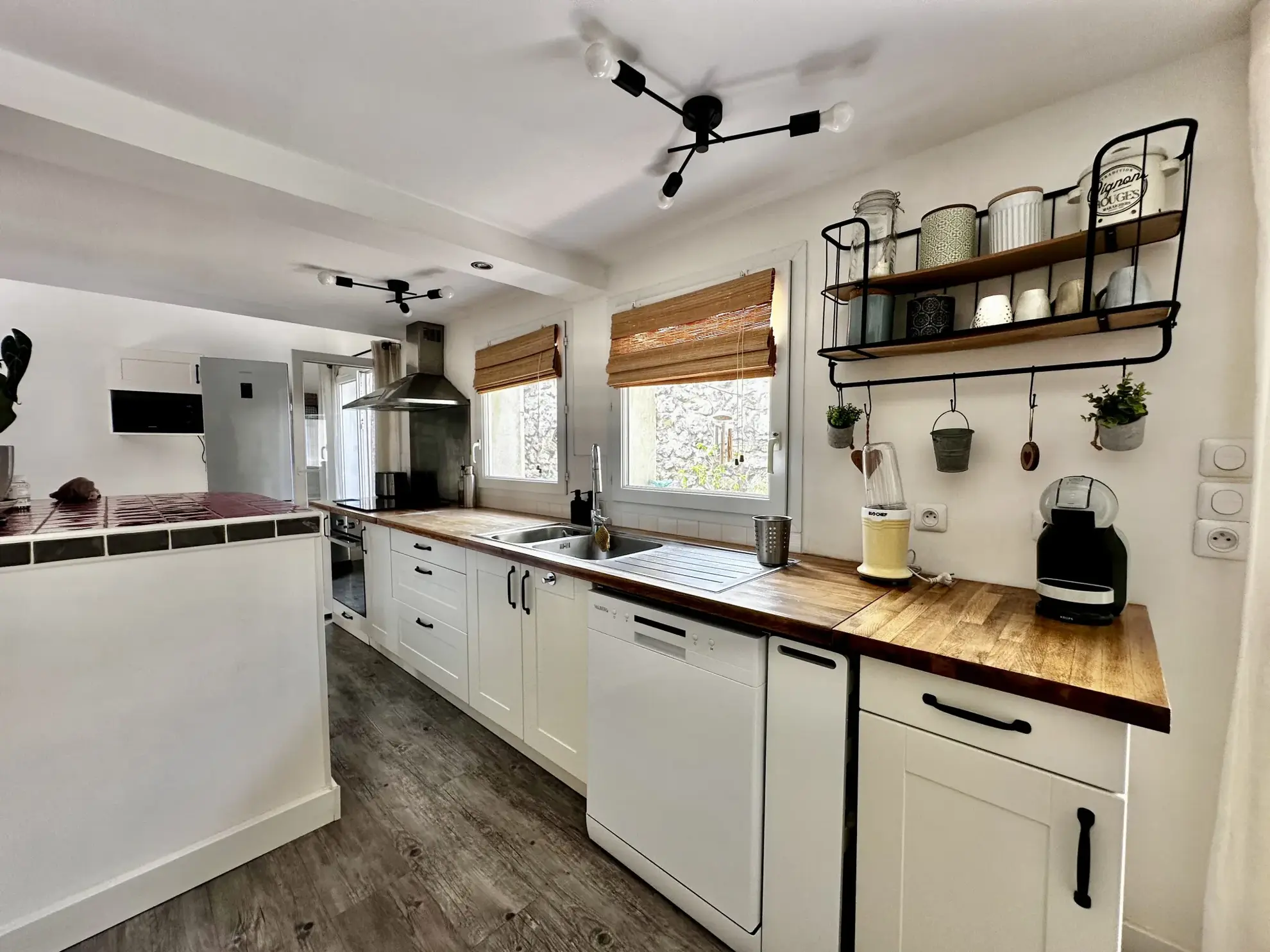 Charmante maison de village à Mireval avec terrasse et parking 