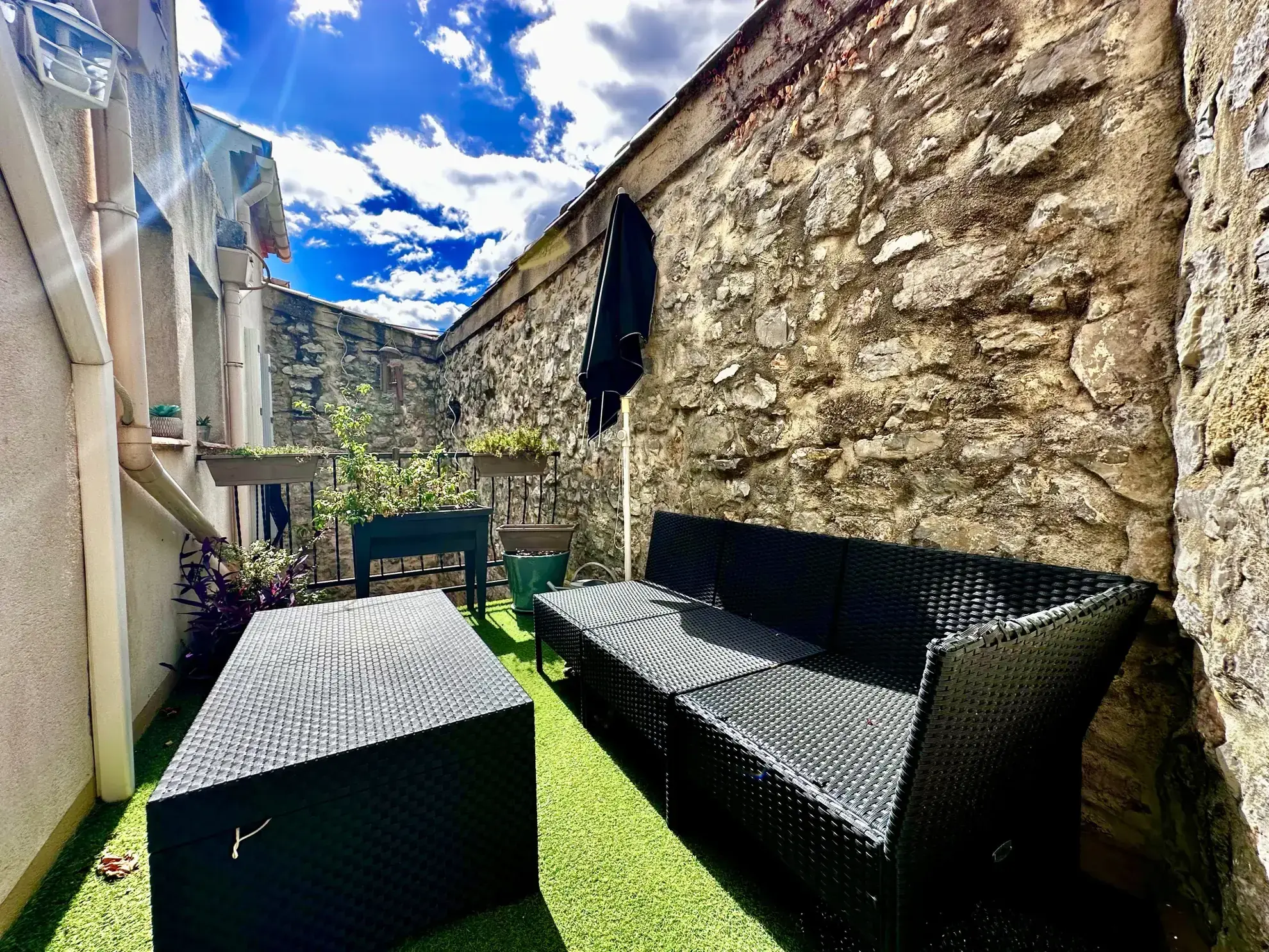 Charmante maison de village à Mireval avec terrasse et parking 