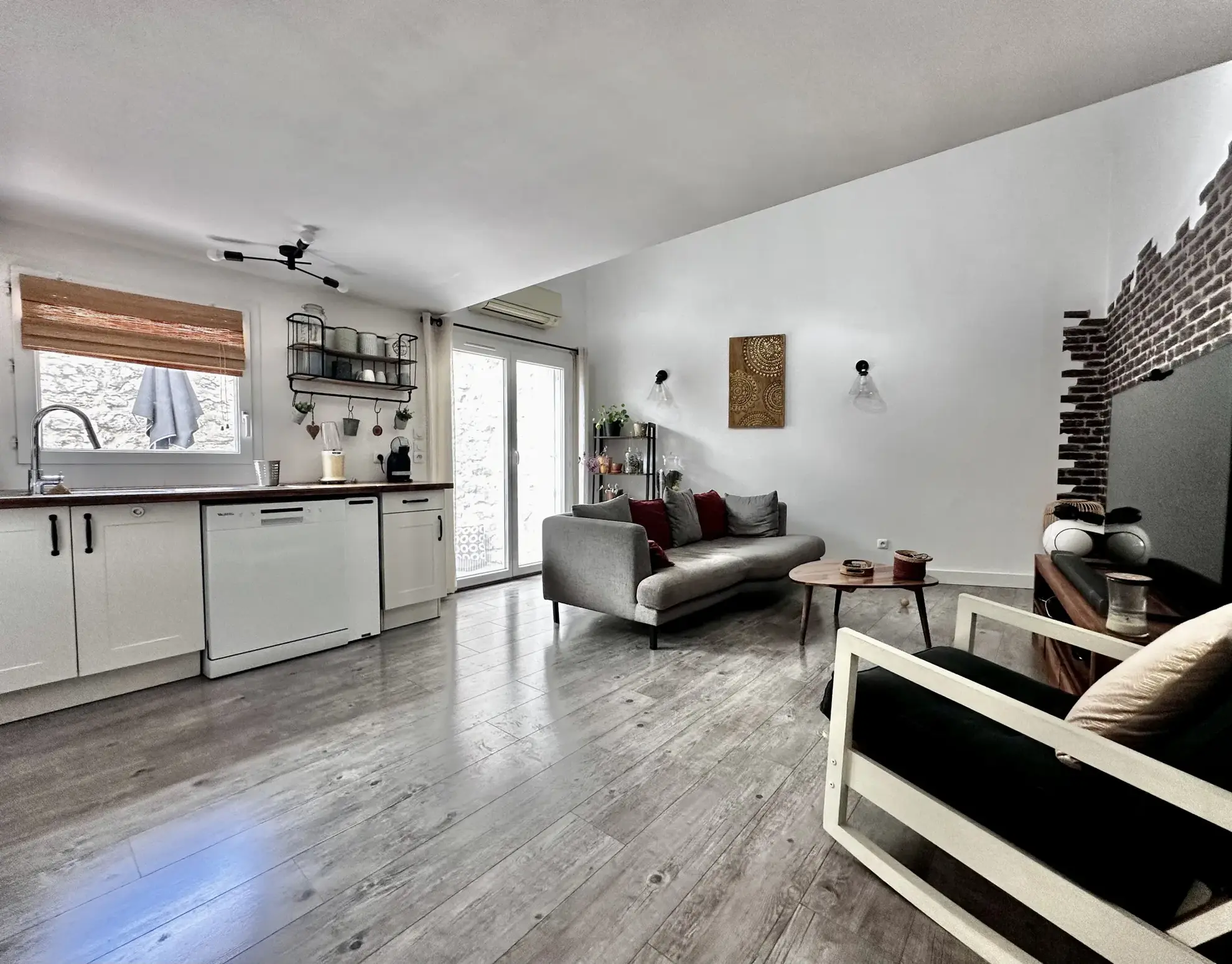 Charmante maison de village à Mireval avec terrasse et parking 