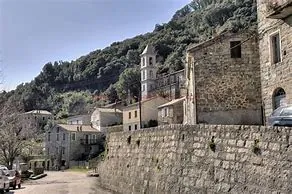 Terrain constructible de 1992 m² avec vue montagne à Loreto-di-Tallano 