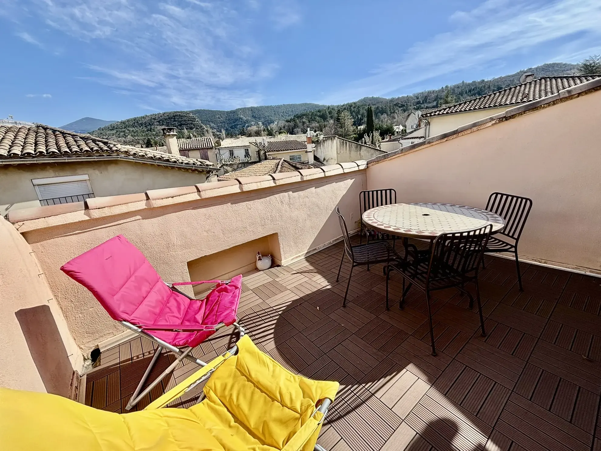 Maison de village à Malaucène avec garage et terrasse - Coup de cœur