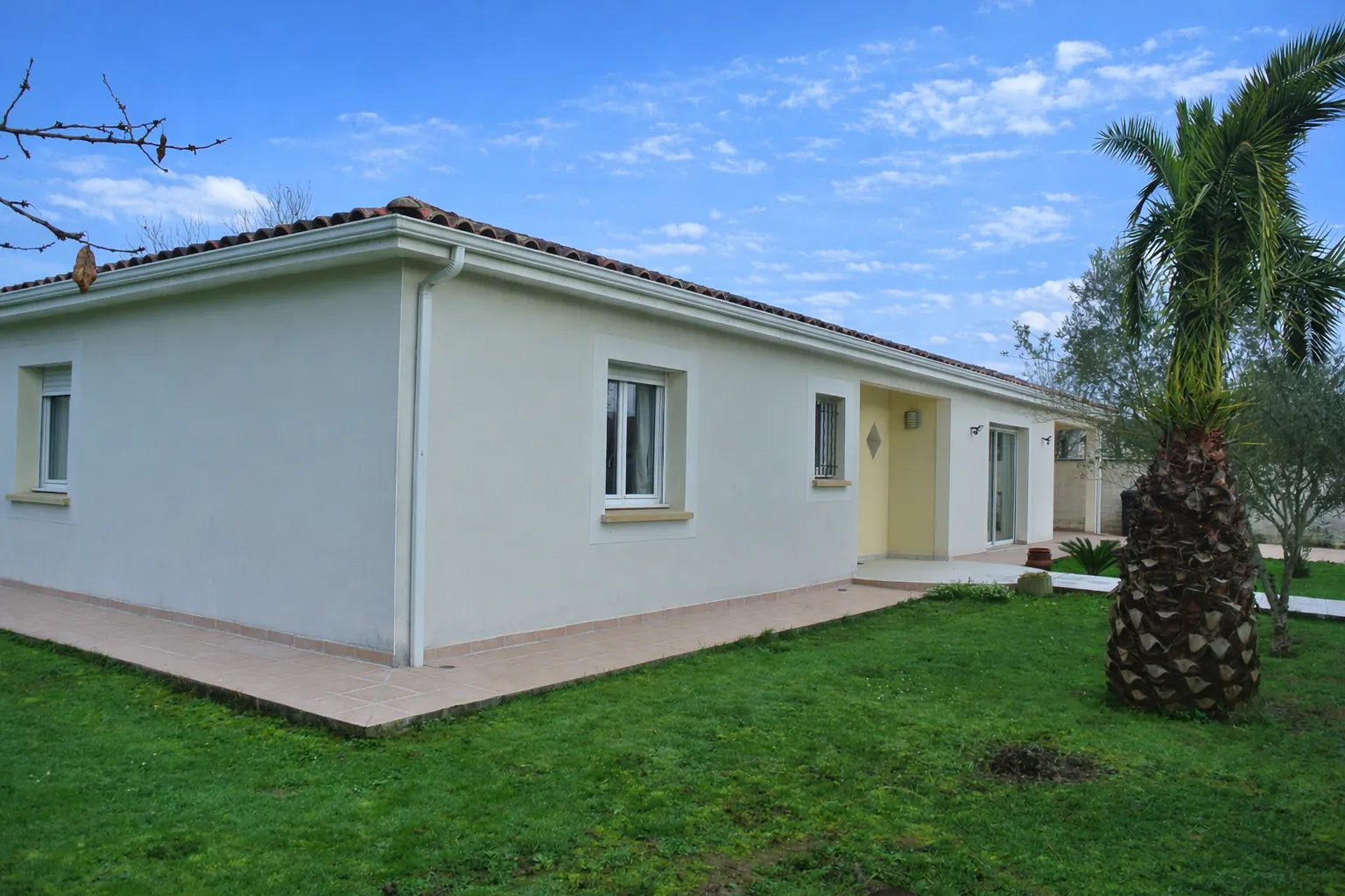 Superbe villa moderne à Marmande avec 4 chambres et grand terrain clôturé 