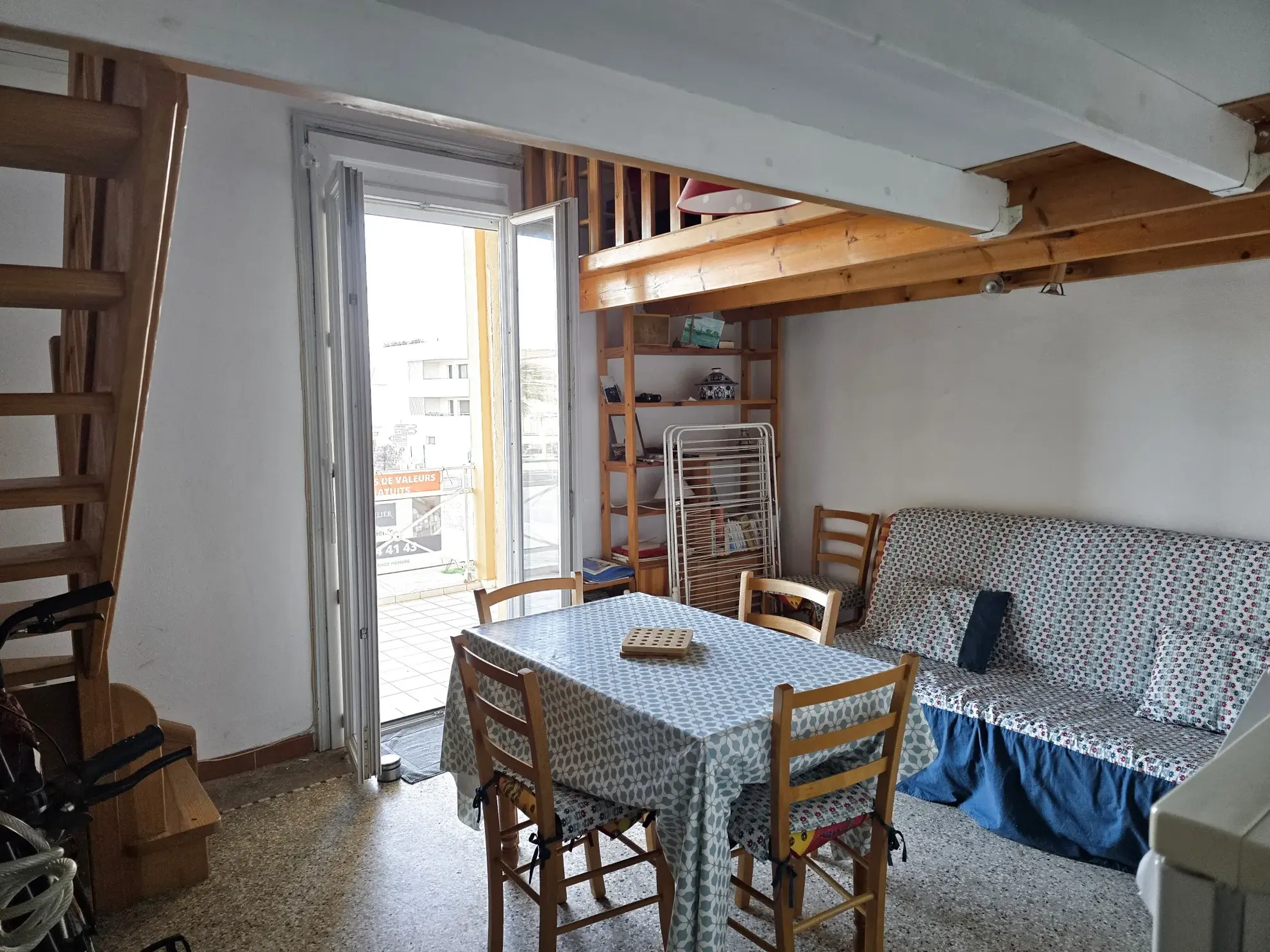 Studio à vendre à Valras Plage avec terrasse et vue mer, proche plages et commerces