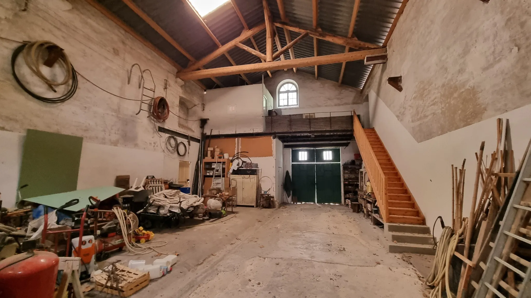 Ensemble de bâtiments en pierre de 740 m² avec terrain à Comps 